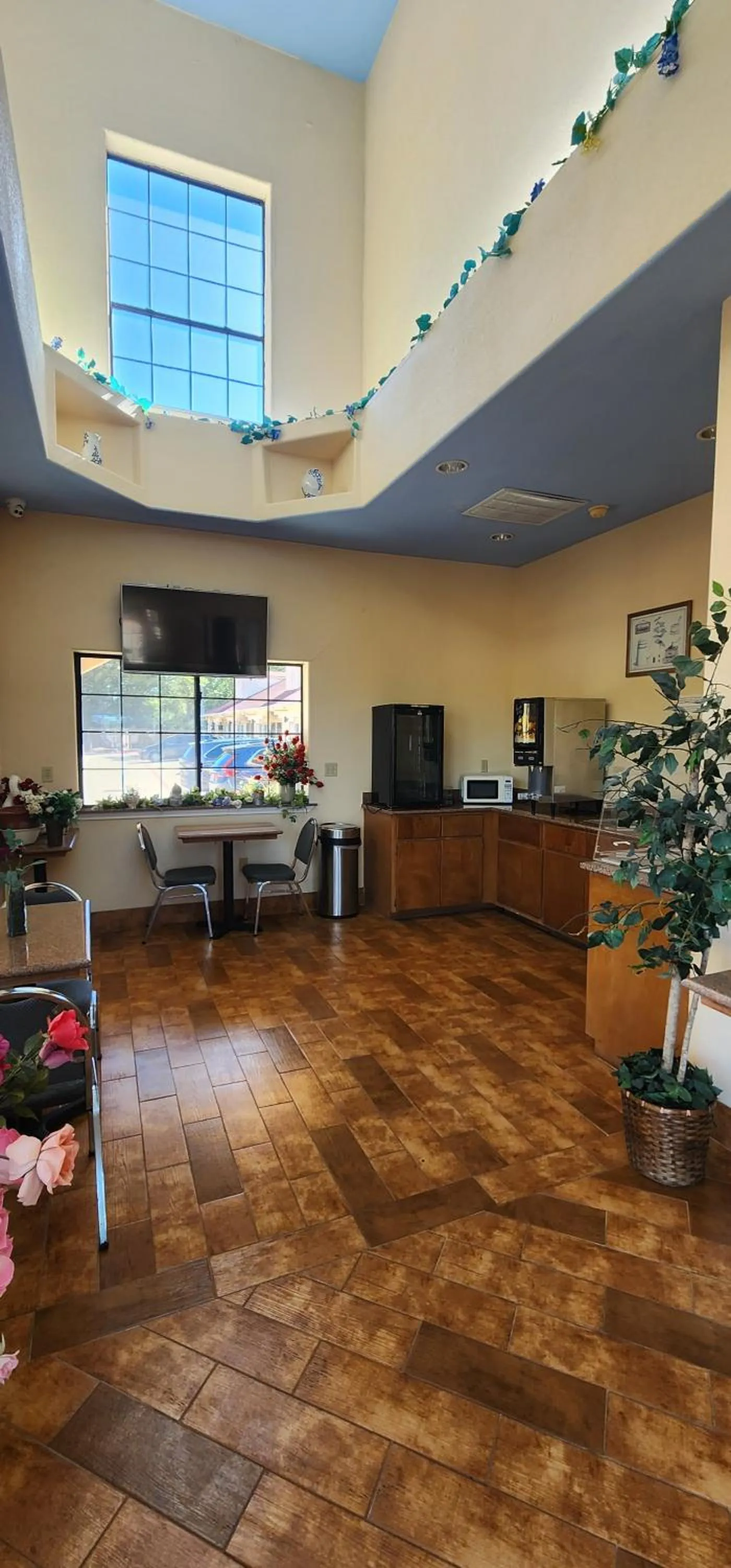 Lobby or reception in Regency Inn & Suites By Capital O Houston IAH Airport