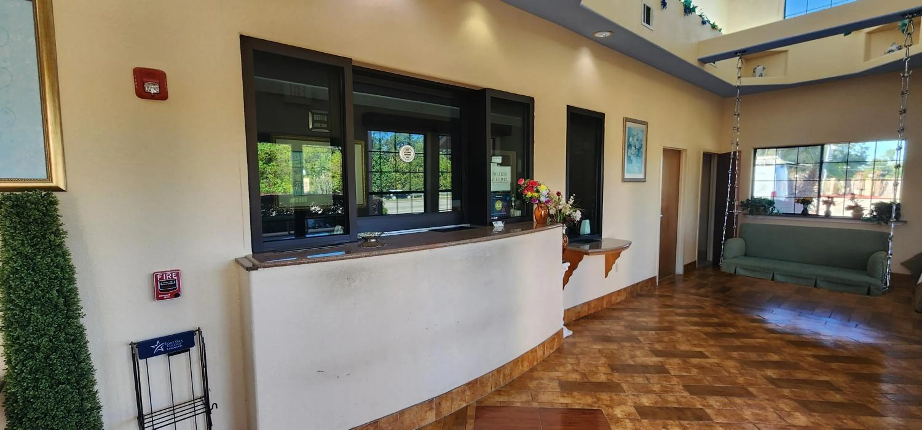 Lobby or reception in Regency Inn & Suites By Capital O Houston IAH Airport