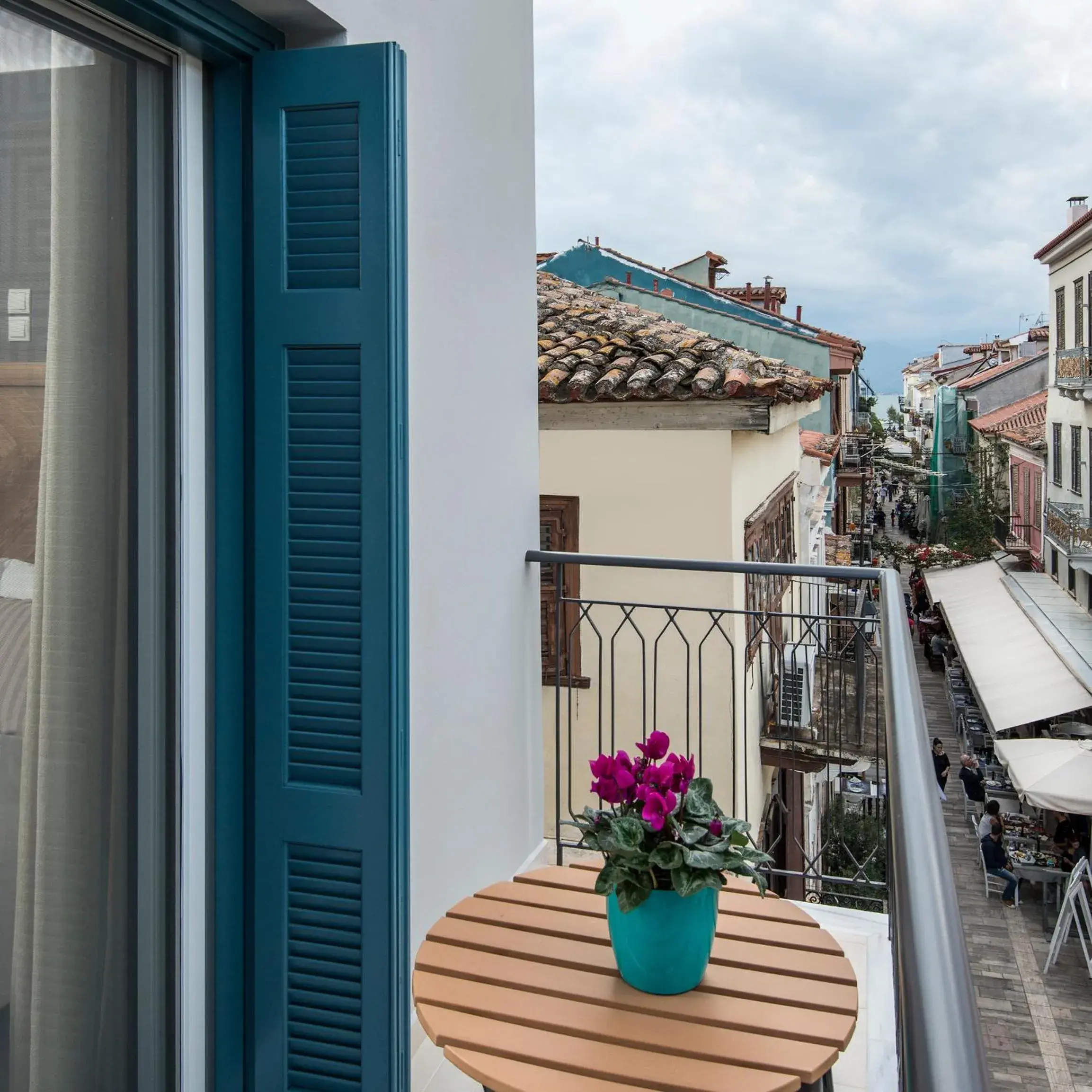 Deluxe Double Room with Balcony in DownTown Hotel Deluxe Double Room with Balcony in DownTown Hotel