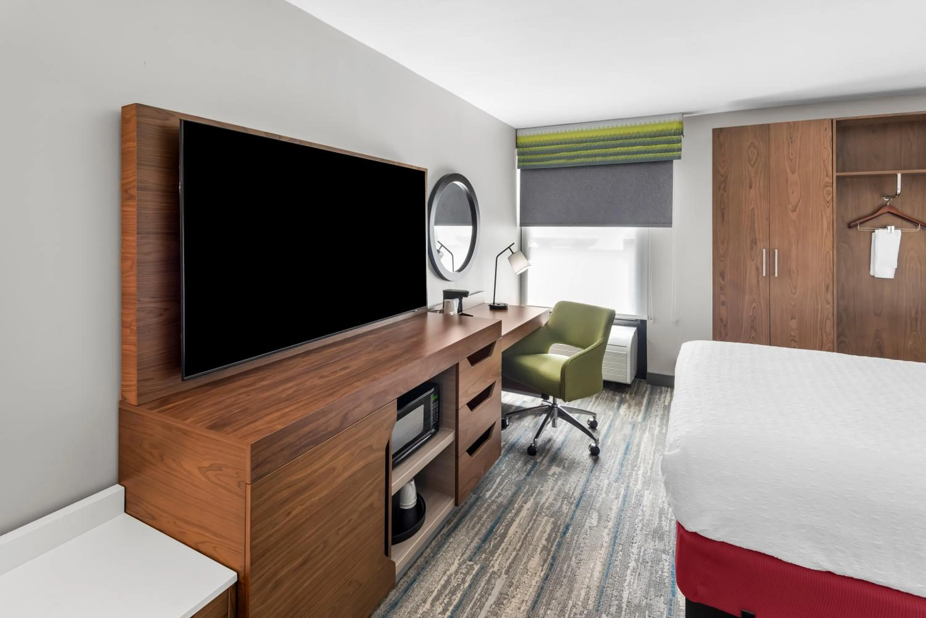 Guests, Bed in Hampton Inn Indianapolis Northeast/Castleton