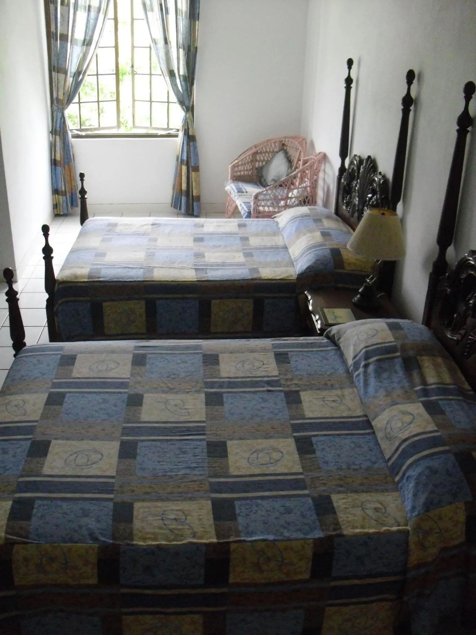 Pool view, Bed in Tamarind Great House