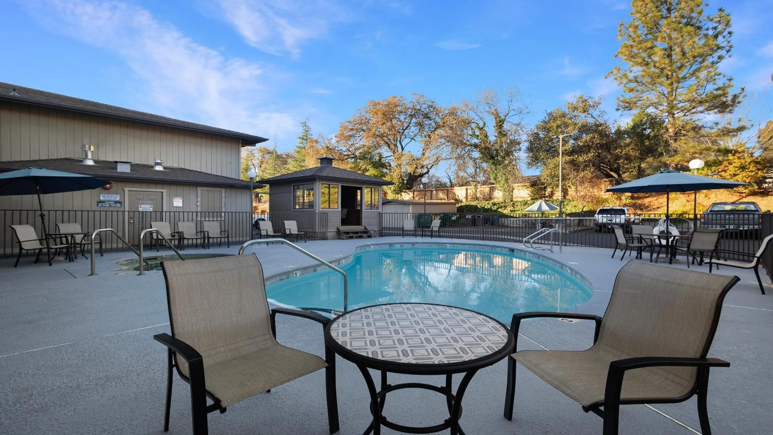 Day in Sonora Aladdin Motor Inn