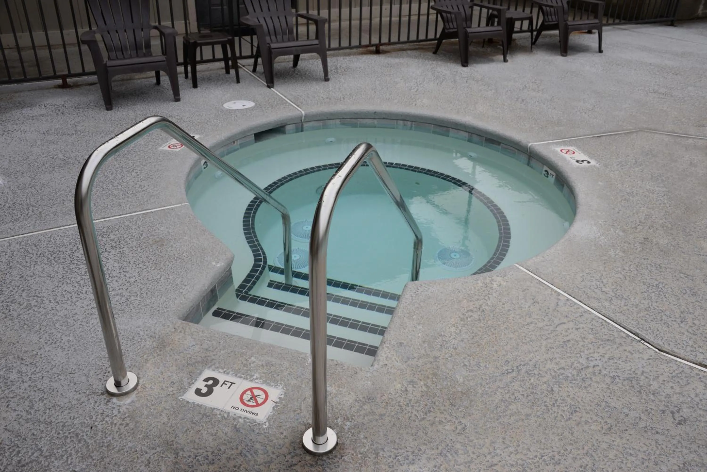 Hot Tub in Sonora Aladdin Motor Inn