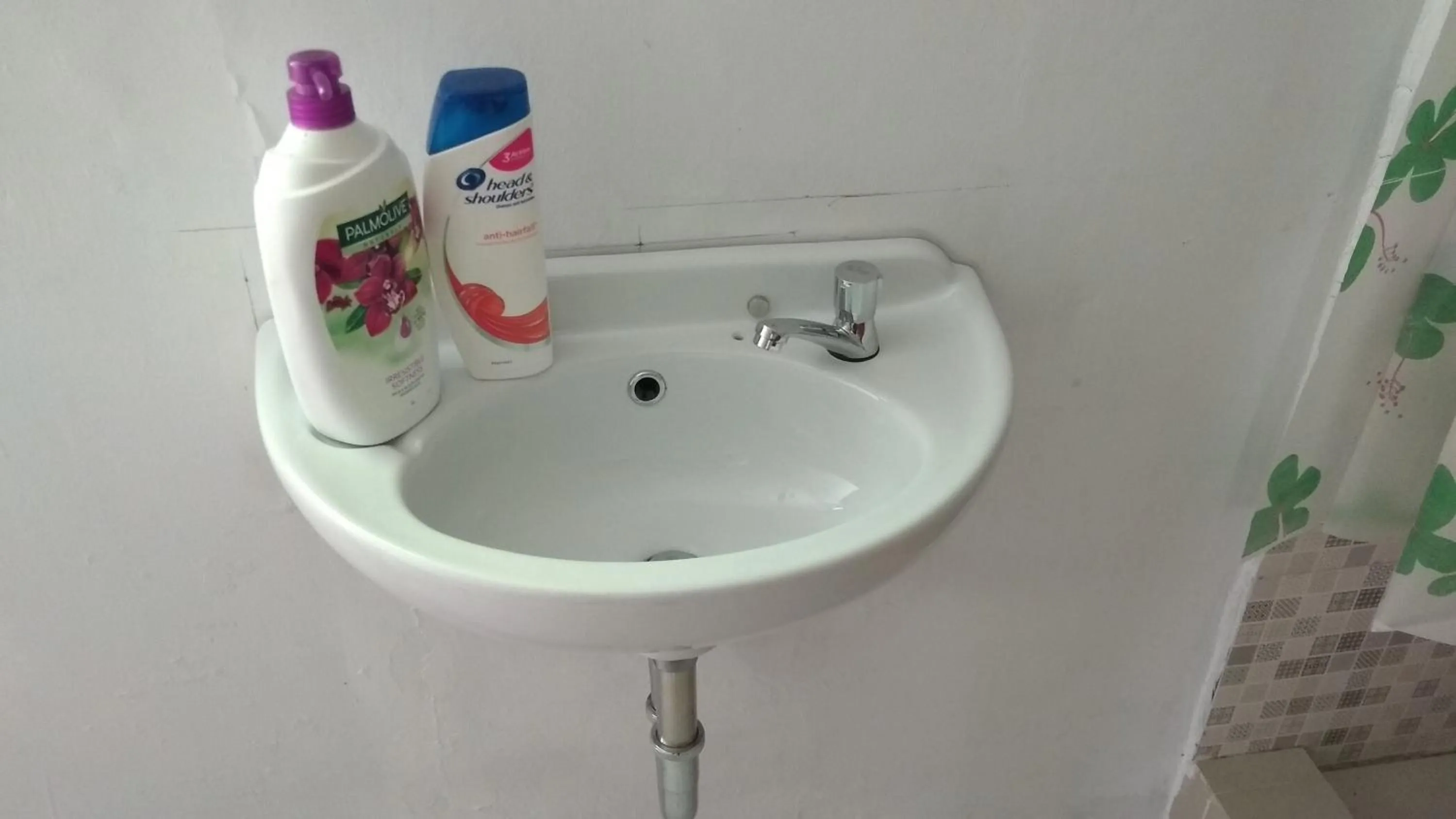 Bathroom in Uni Inn Semarang - Gunung Pati