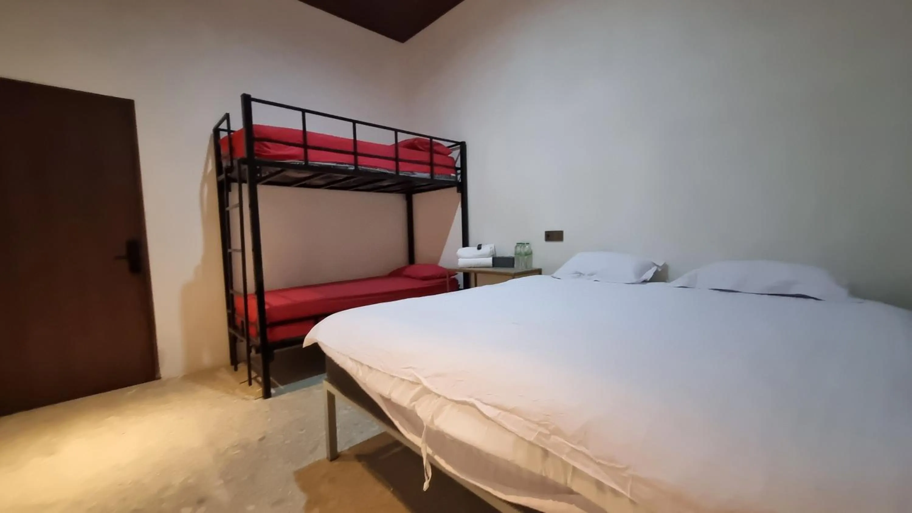 Bed in Uni Inn Semarang - Gunung Pati