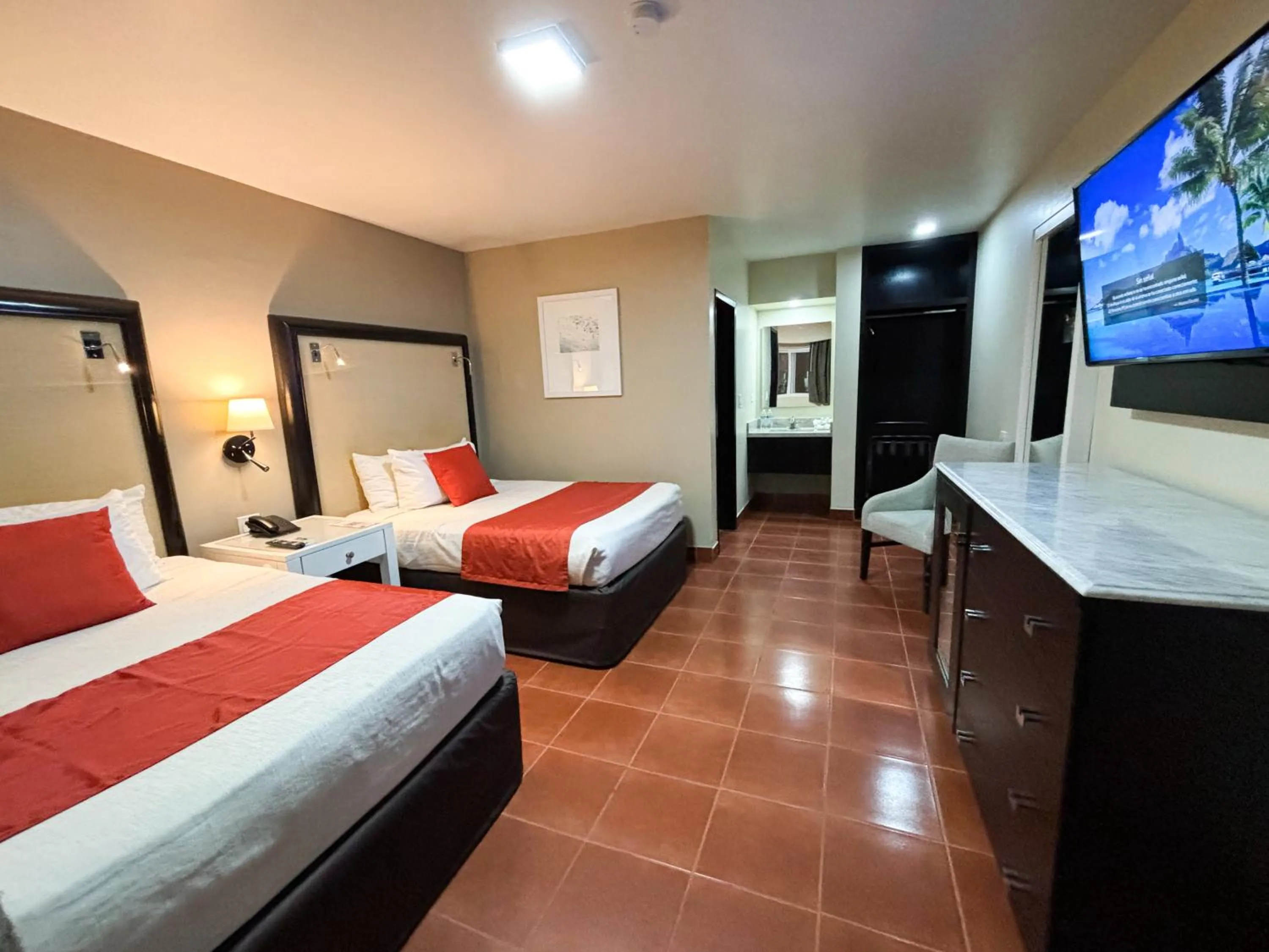 Bed in Del Mar Inn Playas