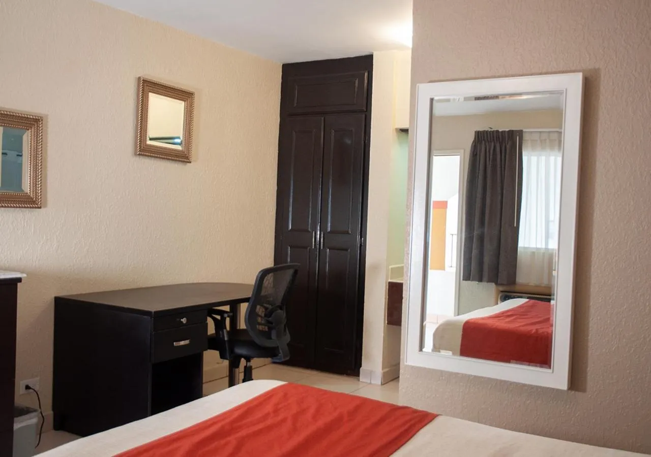 Bed in Del Mar Inn Playas