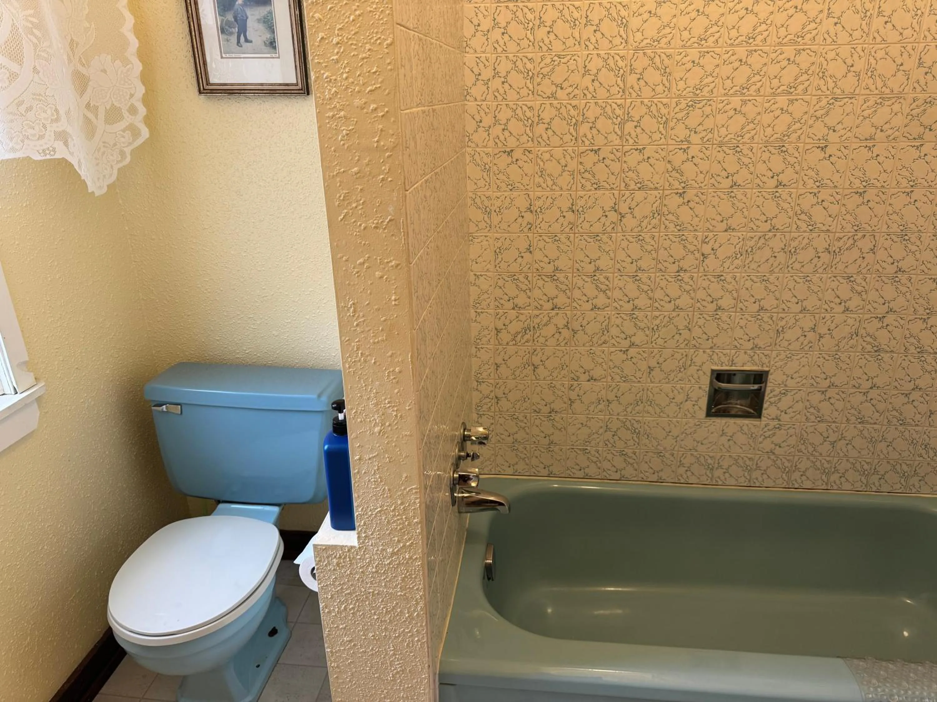 Bathroom in Rodmay Hotel