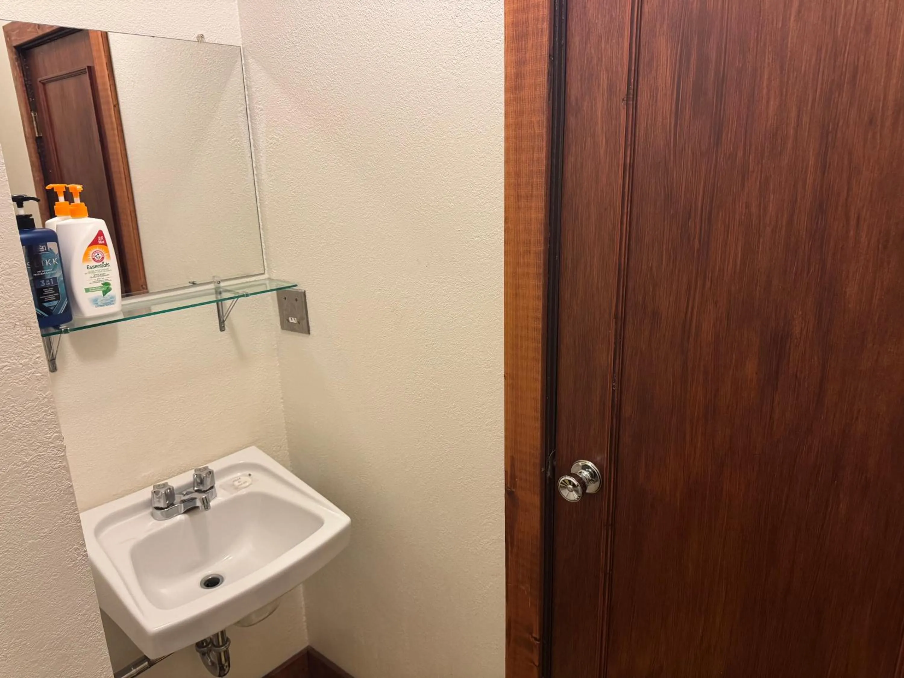 Bathroom in Rodmay Hotel