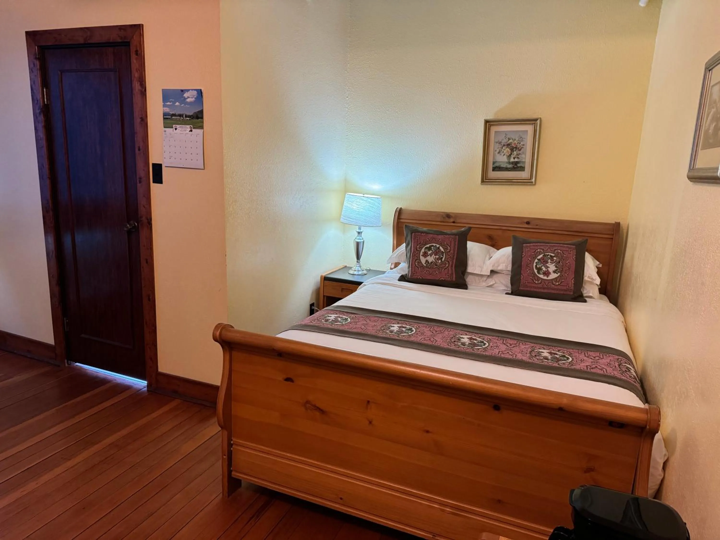 Photo of the whole room, Bed in Rodmay Hotel