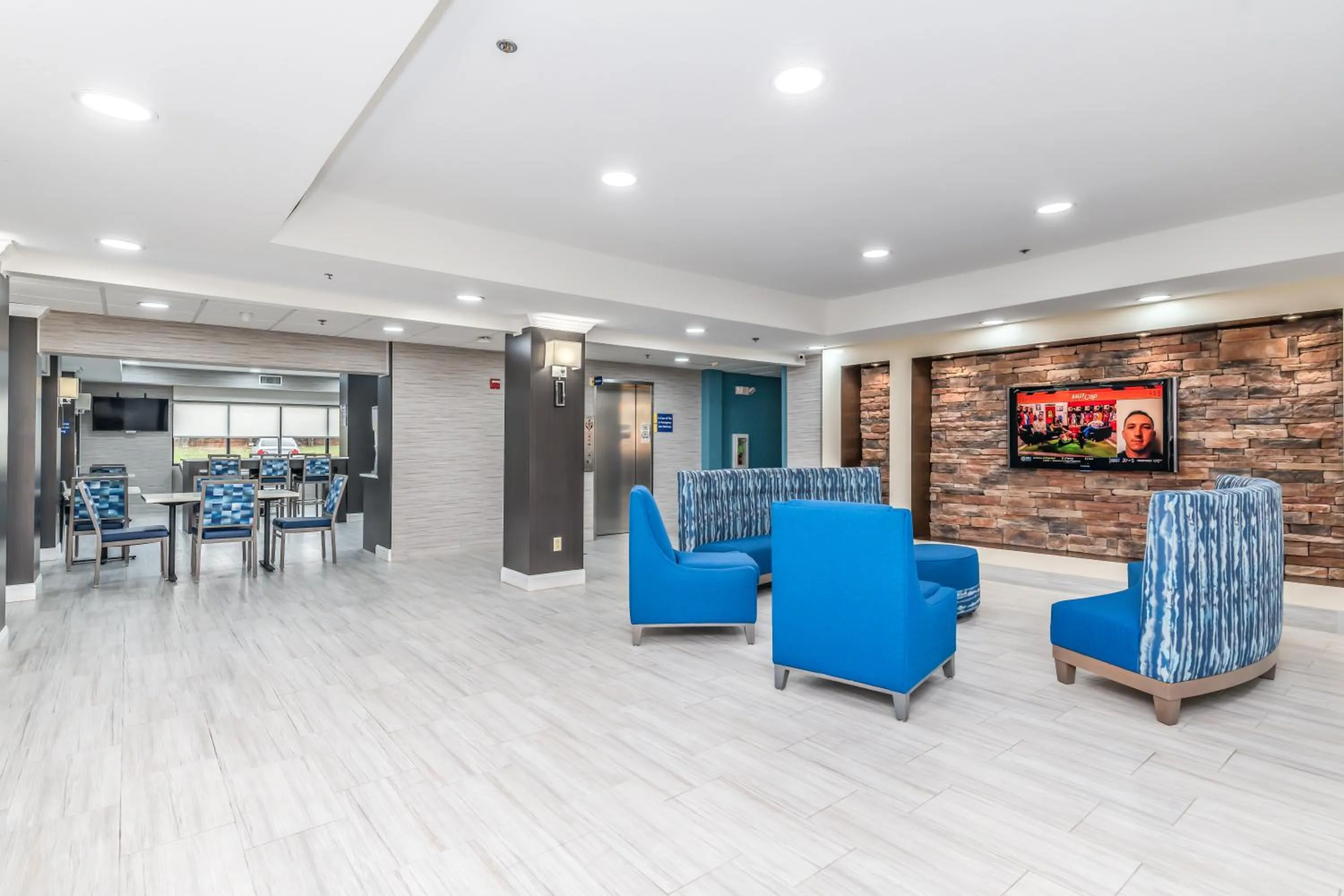 Lobby or reception in Days Inn & Suites by Wyndham Prattville-Montgomery