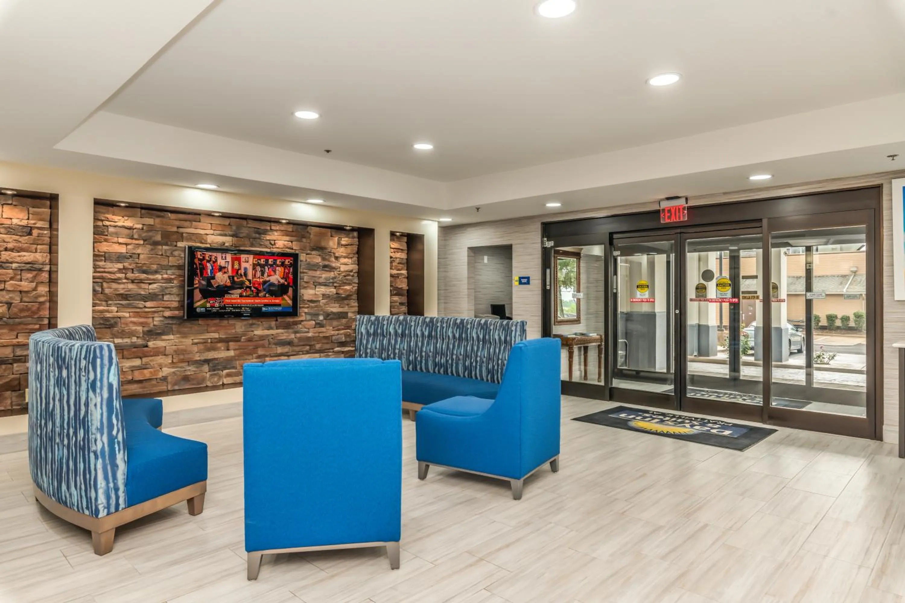 Seating area in Days Inn & Suites by Wyndham Prattville-Montgomery