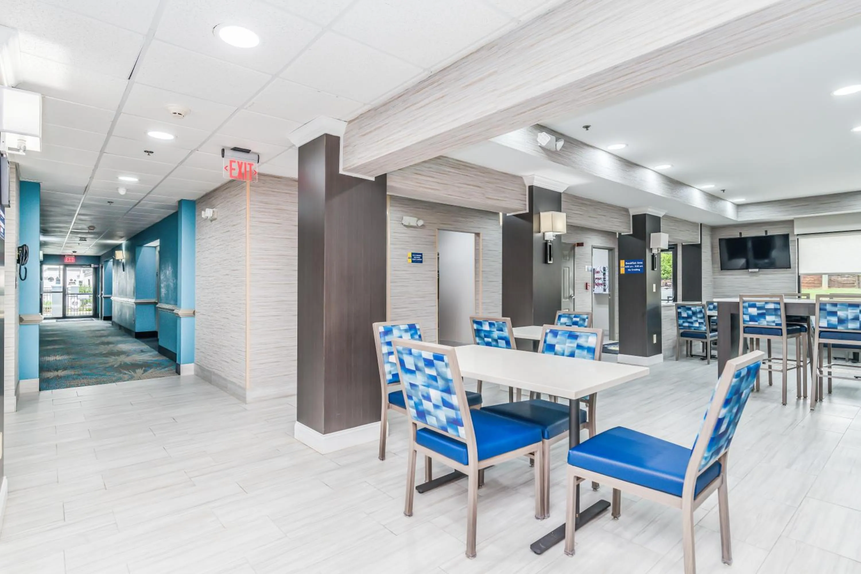 Lobby or reception in Days Inn & Suites by Wyndham Prattville-Montgomery