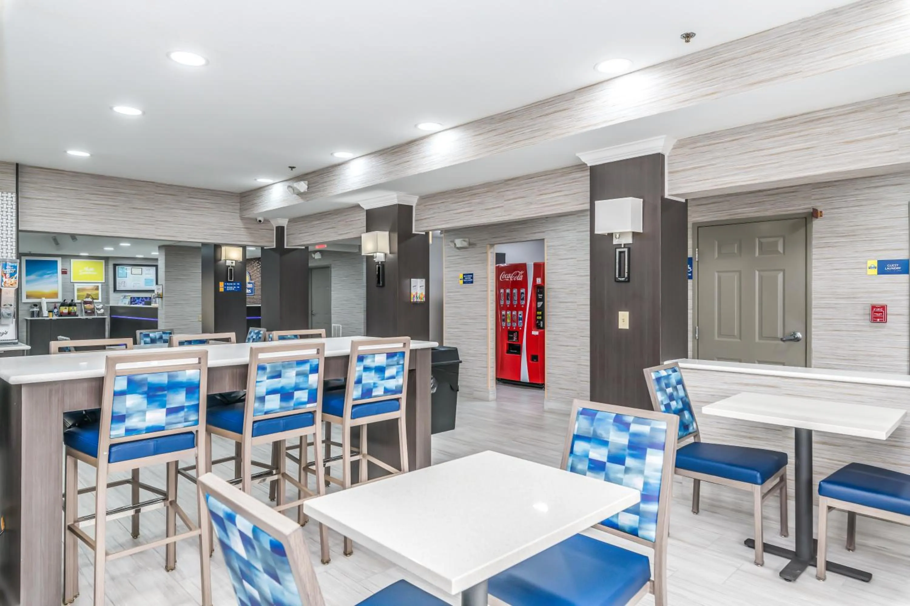 Breakfast in Days Inn & Suites by Wyndham Prattville-Montgomery