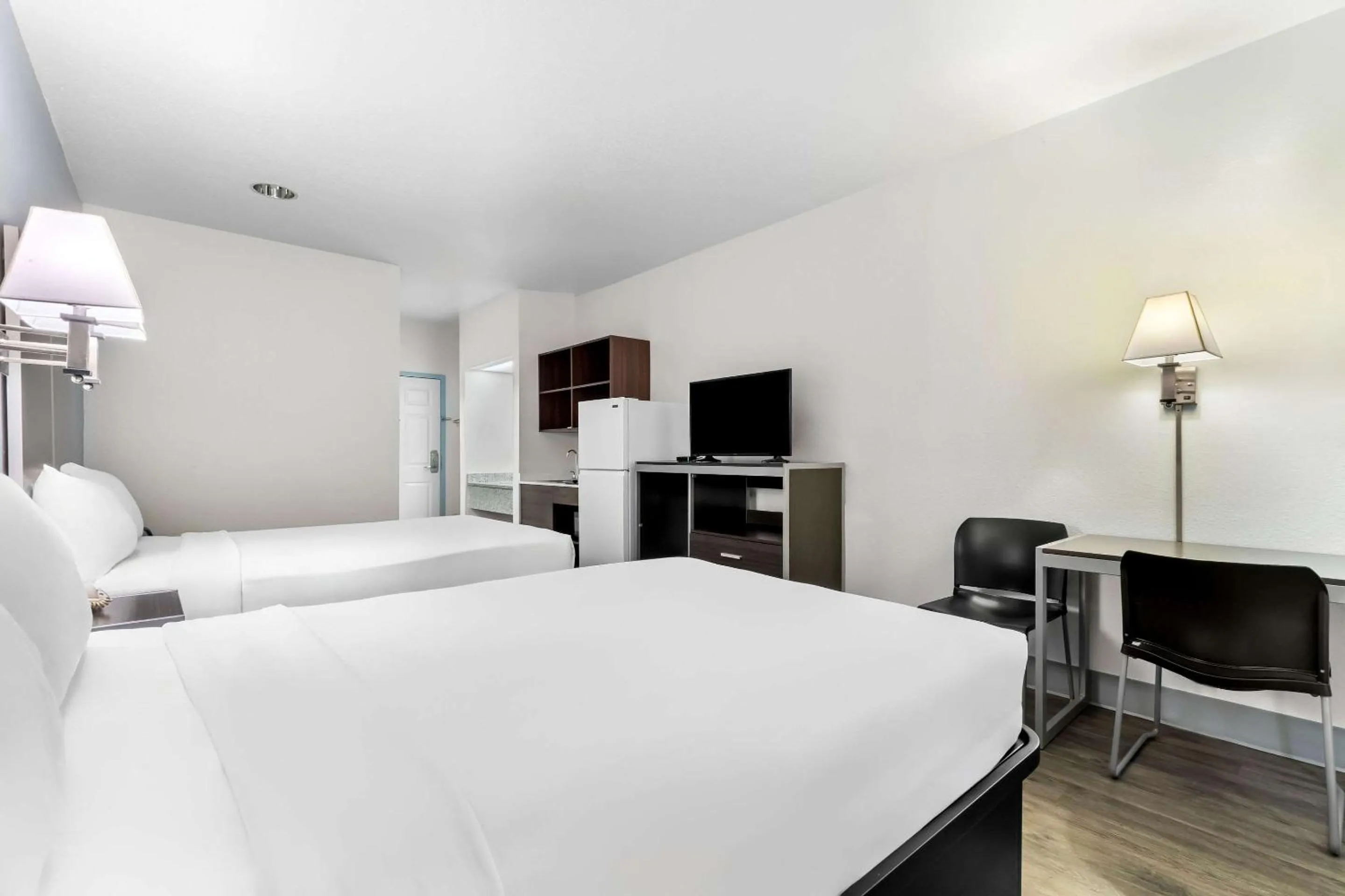 Bedroom, Bed in Americas Best Value Inn - Chattanooga