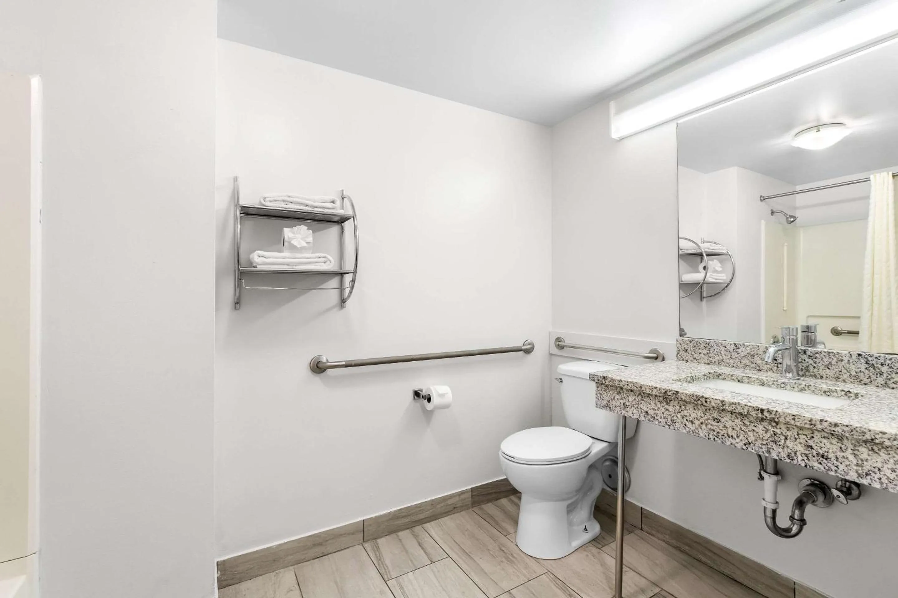 Bedroom in Americas Best Value Inn - Chattanooga