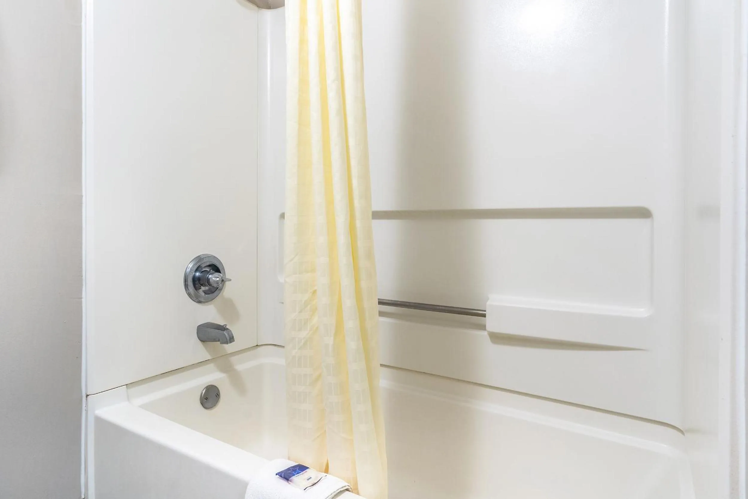 Bathroom in Americas Best Value Inn - Chattanooga