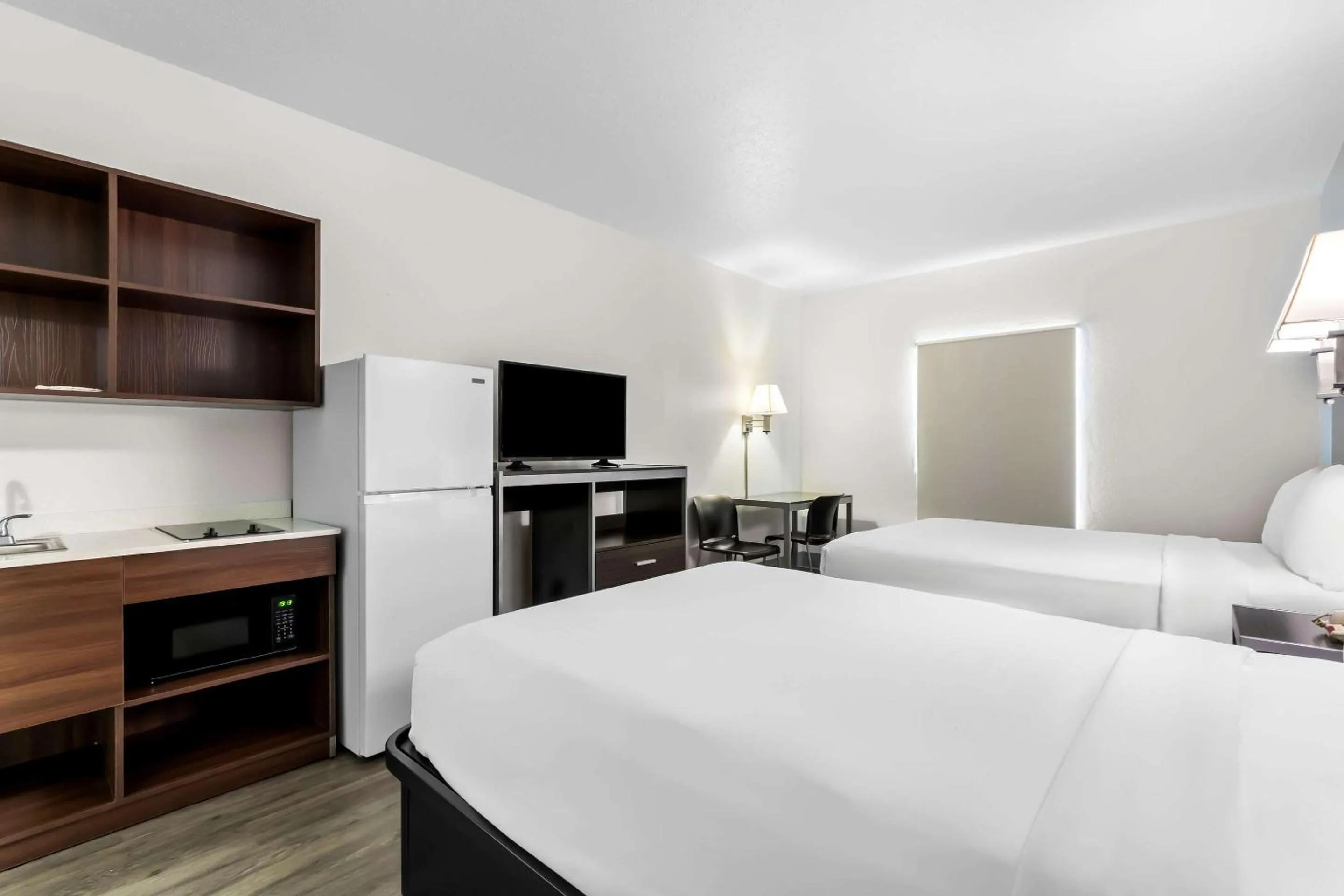 Bedroom, Bed in Americas Best Value Inn - Chattanooga