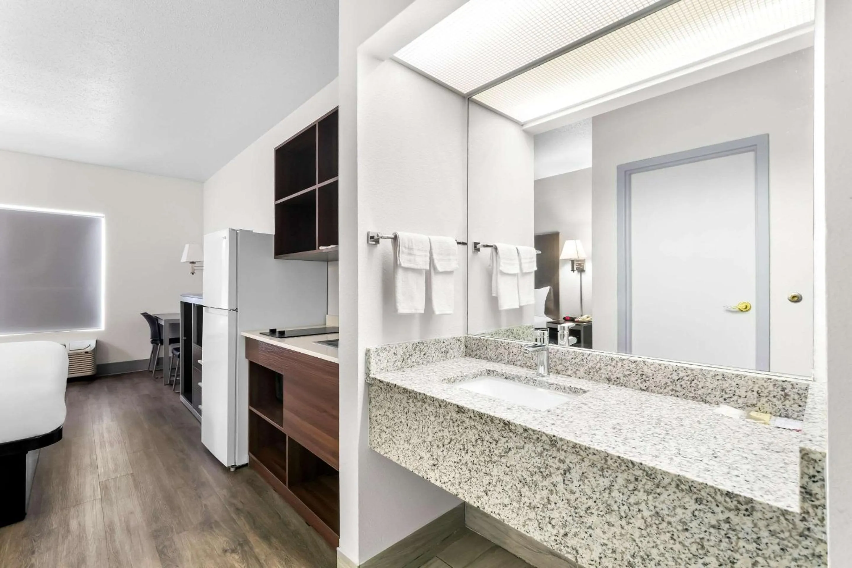 Bedroom in Americas Best Value Inn - Chattanooga