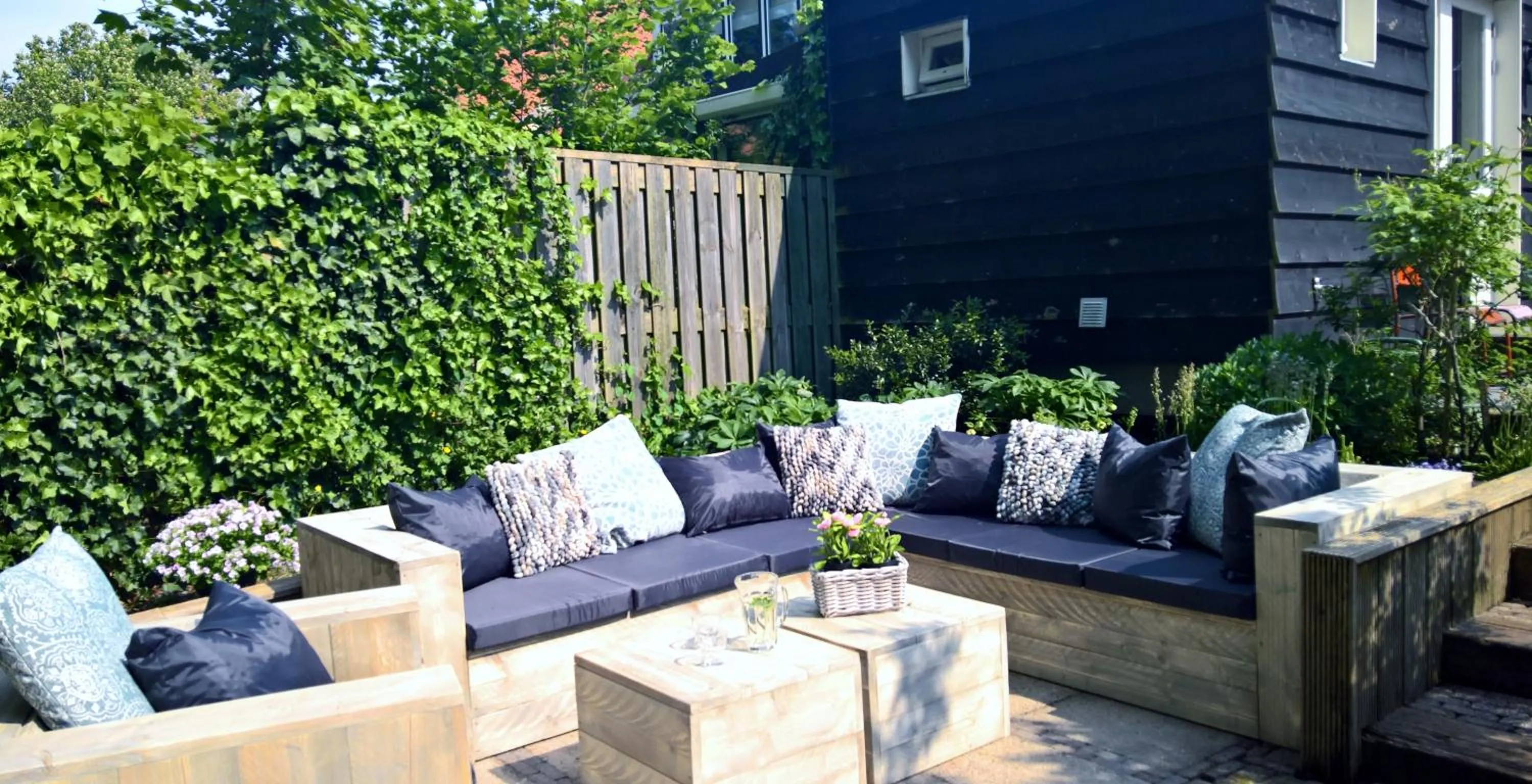 Patio in Smaakvol Vakantiehuis Serooskerke SE06