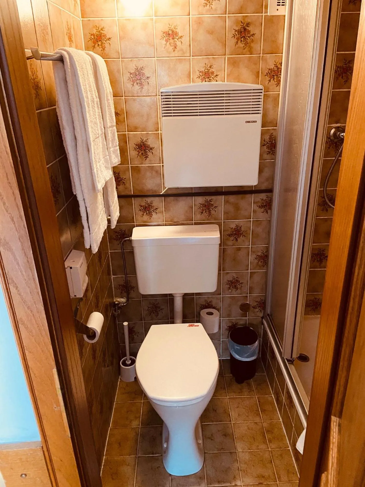 Bathroom in Pension Eder - Joker card included in summer