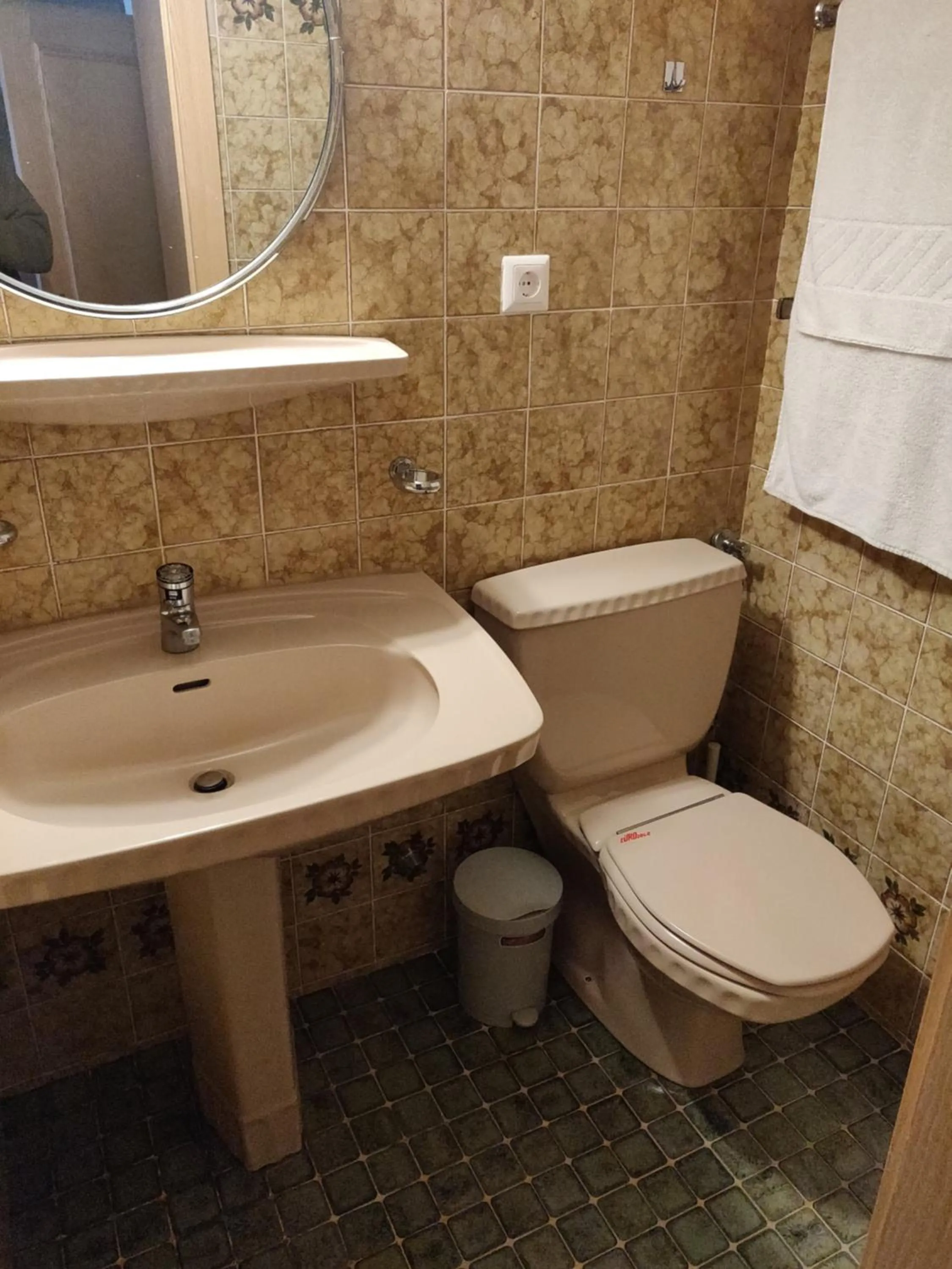 Bathroom in Pension Eder - Joker card included in summer