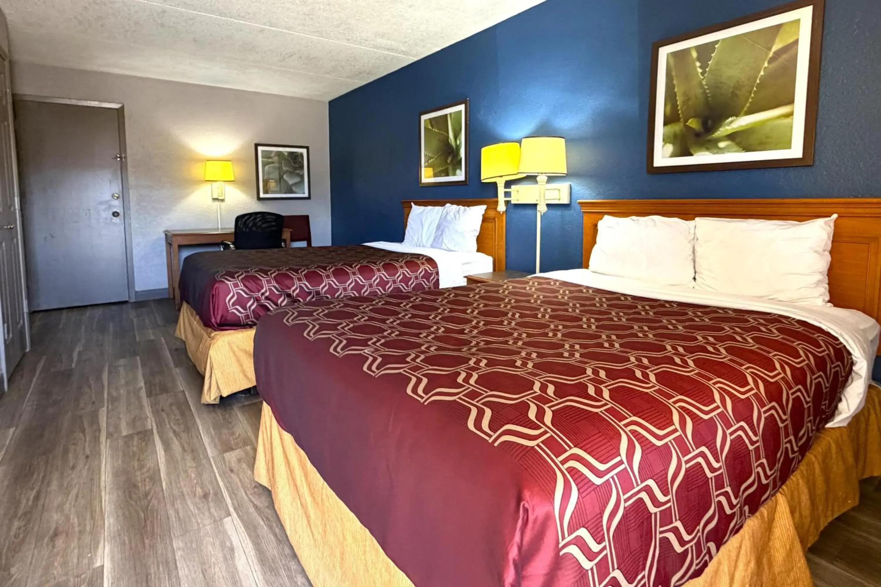 2 Full Beds Accessible Non - Smoking in Townhouse Garden Inn & Suites San Antonio I 35 2 Full Beds Accessible Non - Smoking in Townhouse Garden Inn & Suites San Antonio I 35