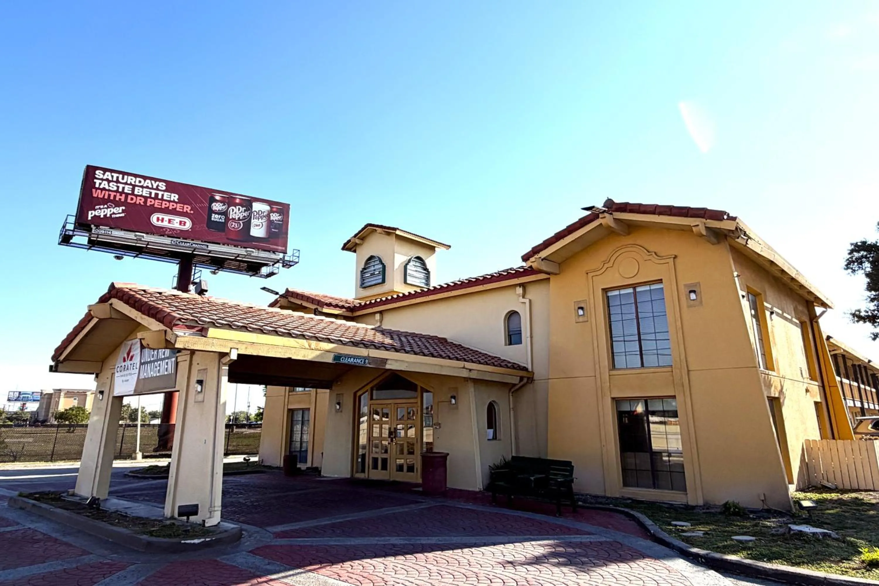 Property building in Townhouse Garden Inn & Suites San Antonio I 35