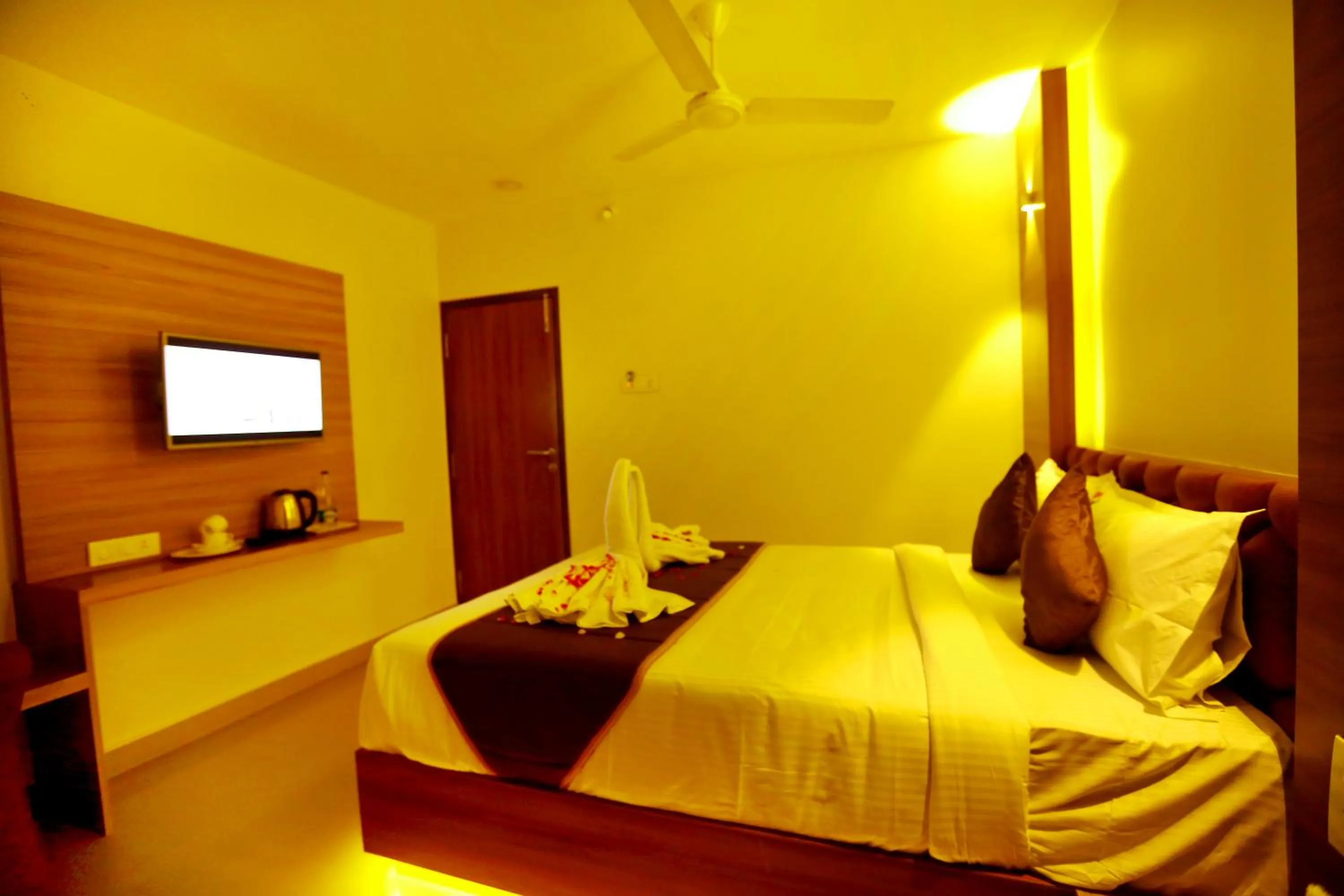 Bed in HOTEL KEK GRAND PARK