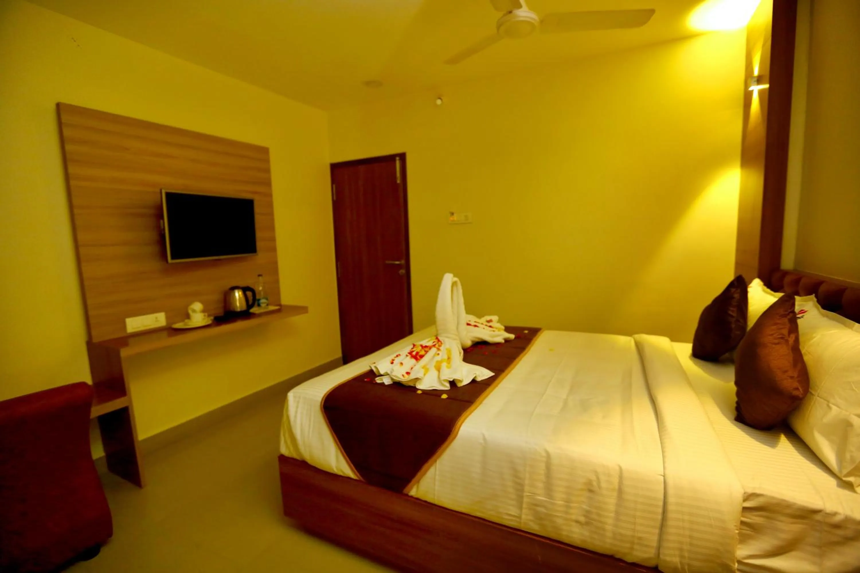 Bed in HOTEL KEK GRAND PARK