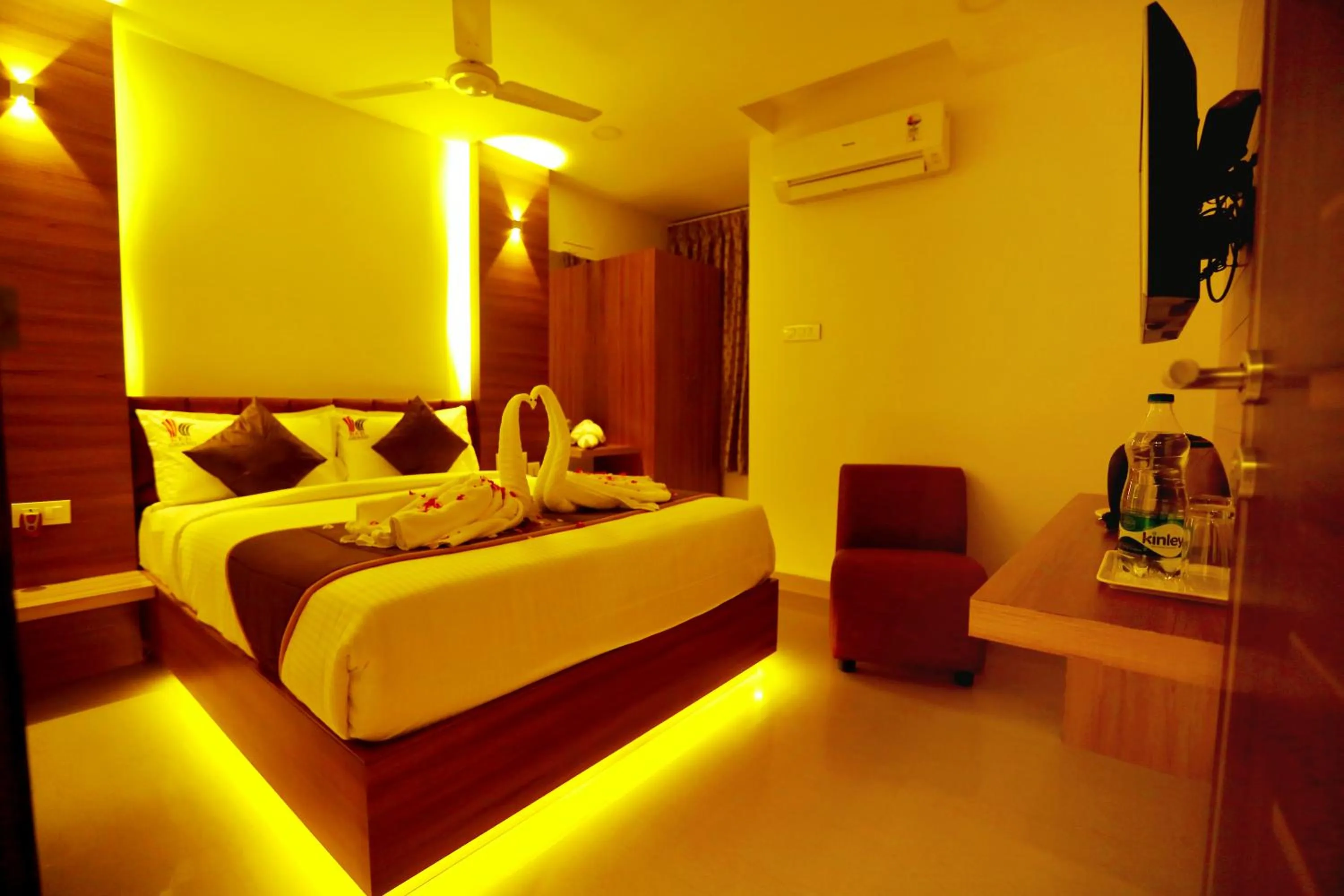 Bed in HOTEL KEK GRAND PARK