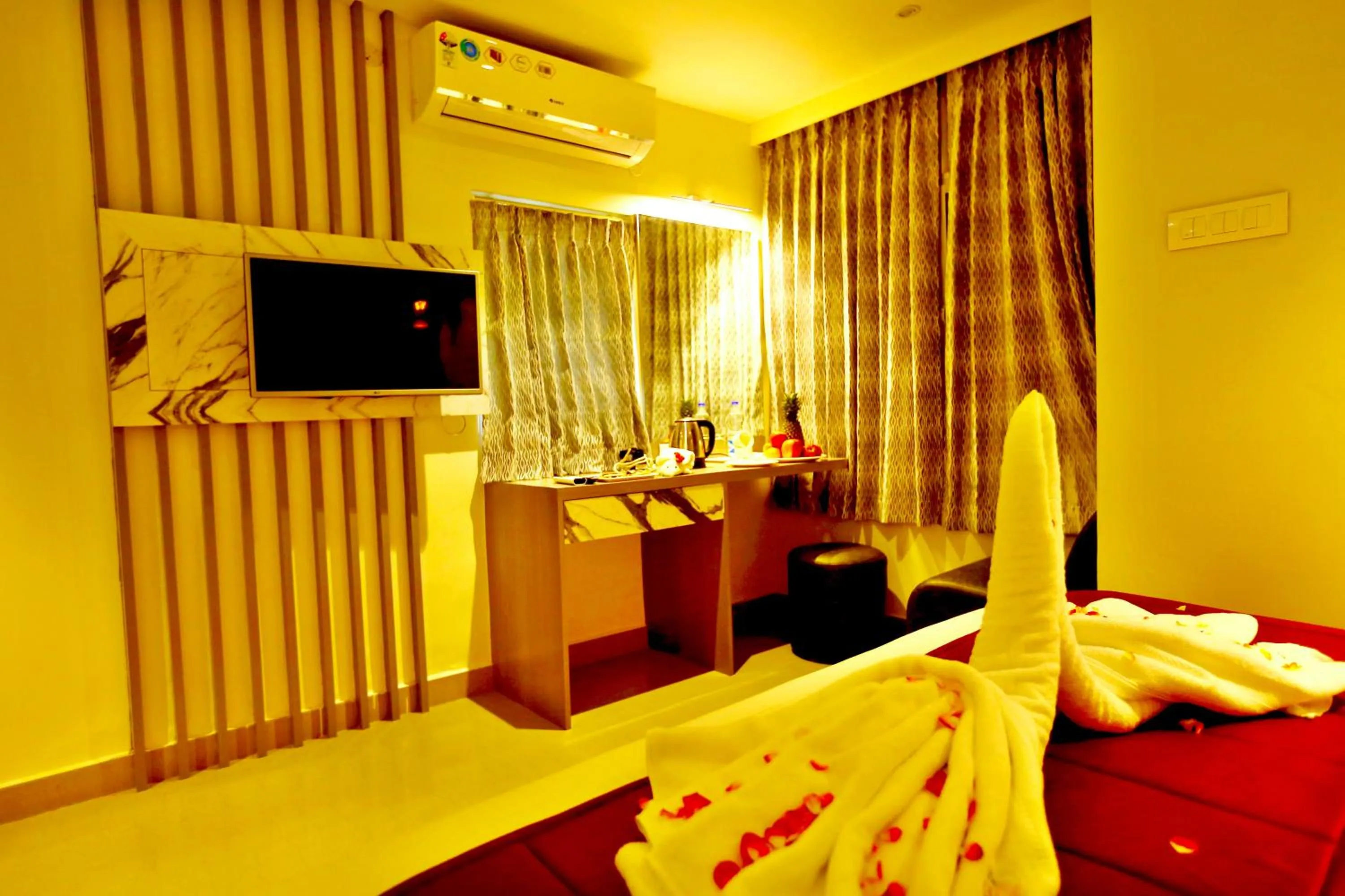 Bed in HOTEL KEK GRAND PARK