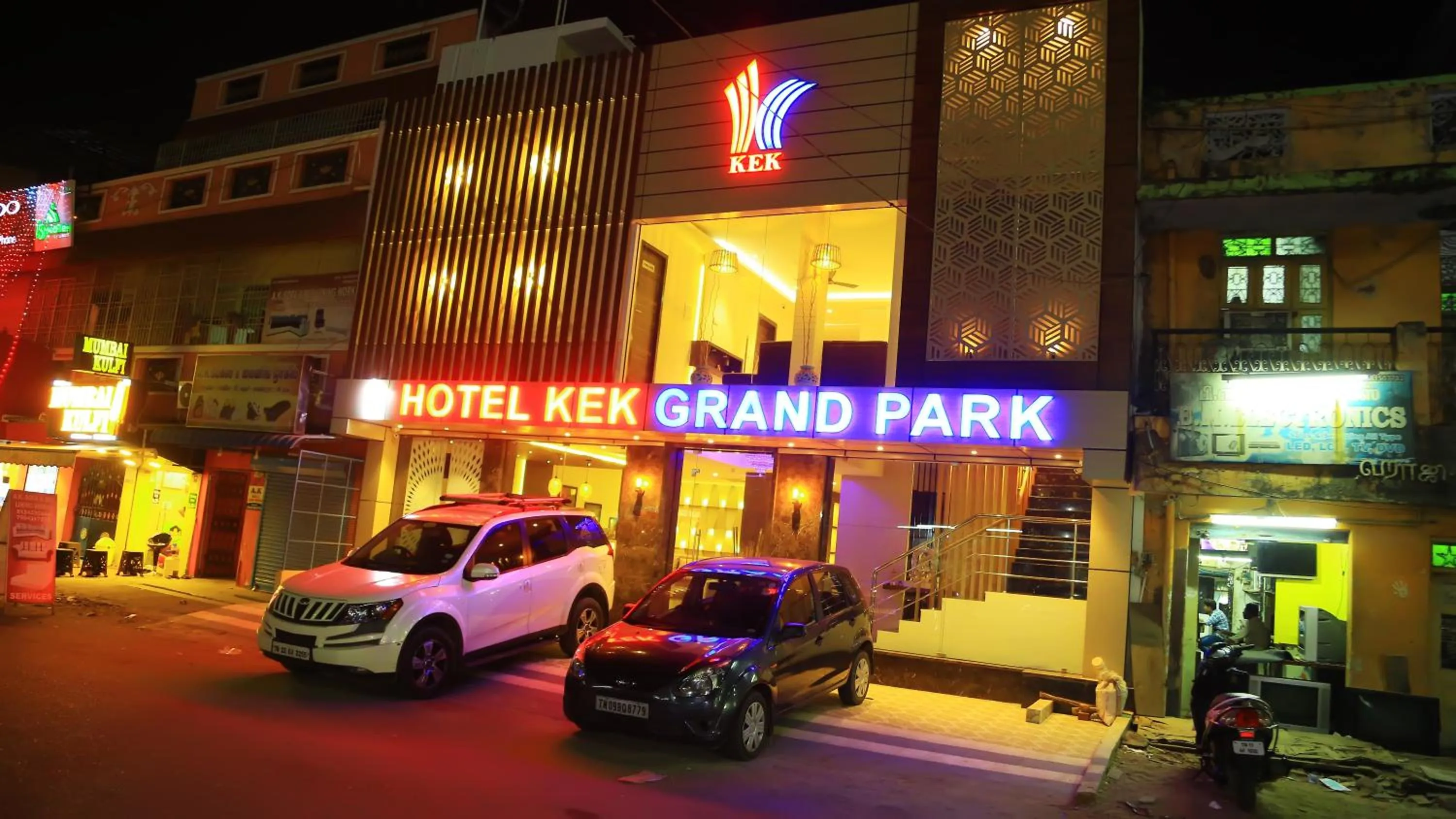 HOTEL KEK GRAND PARK