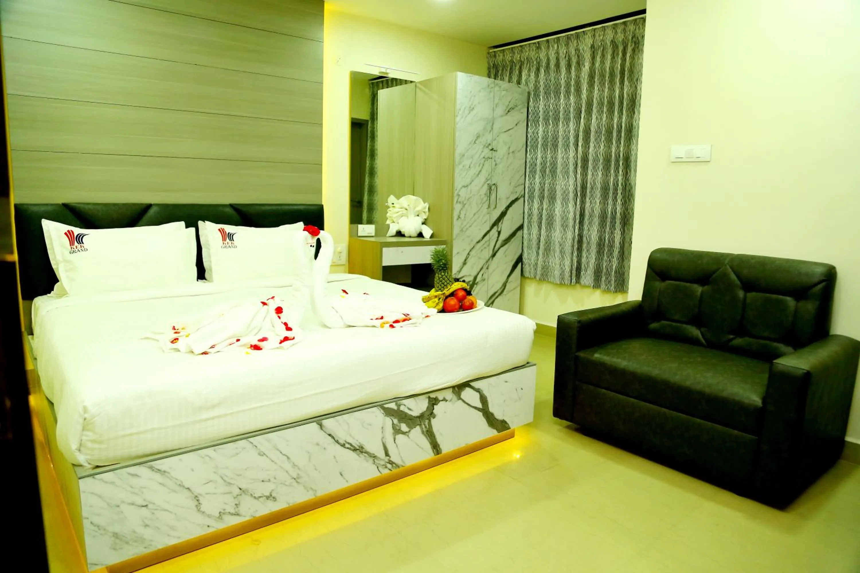 Bed in HOTEL KEK GRAND PARK