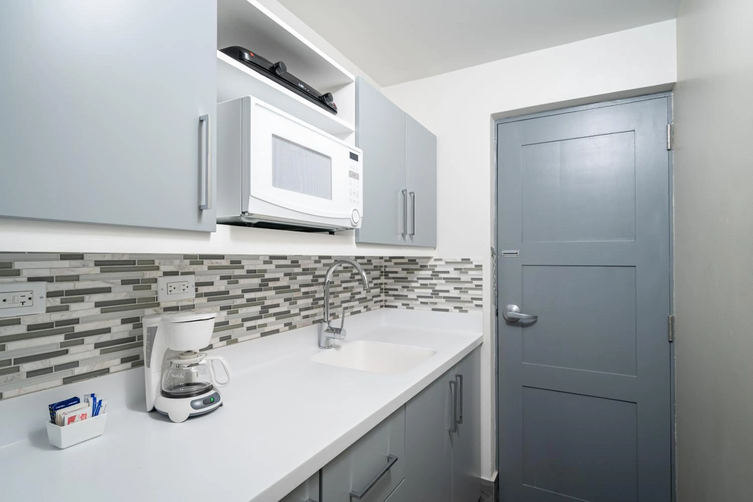 Kitchen or kitchenette in South Gap Hotel