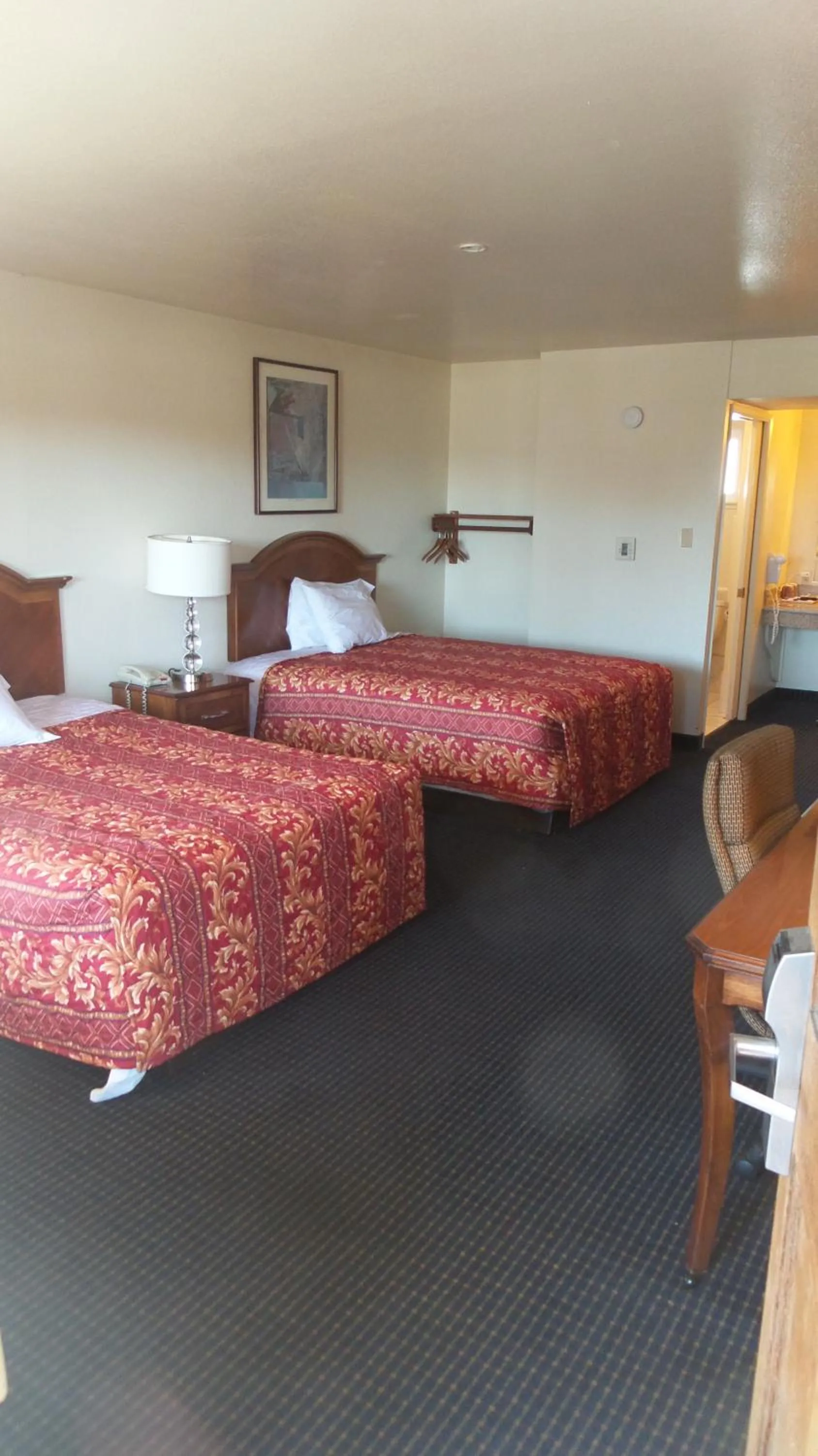 Photo of the whole room, Bed in Holiday Motel Oakdale
