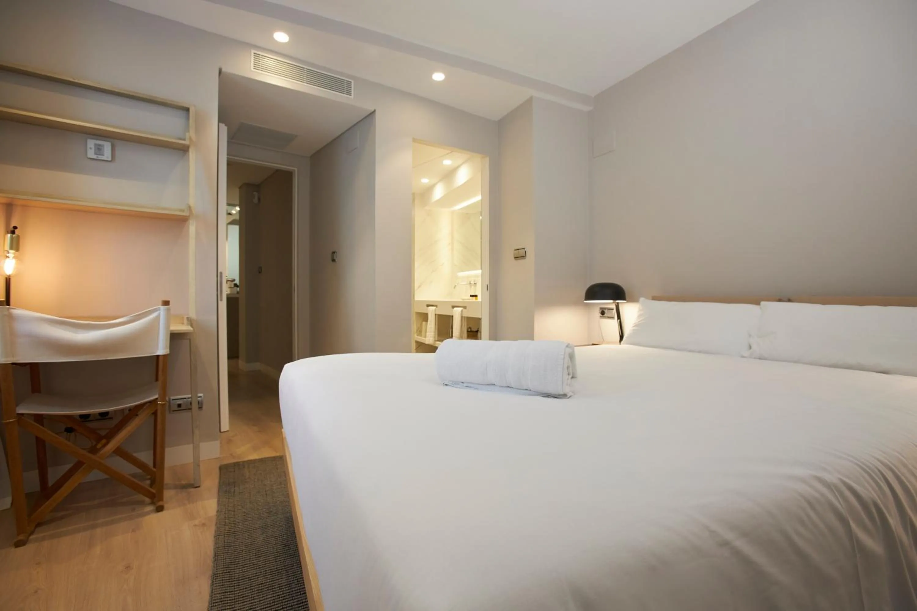 Bed in U-Sense Madrid Santa Ana