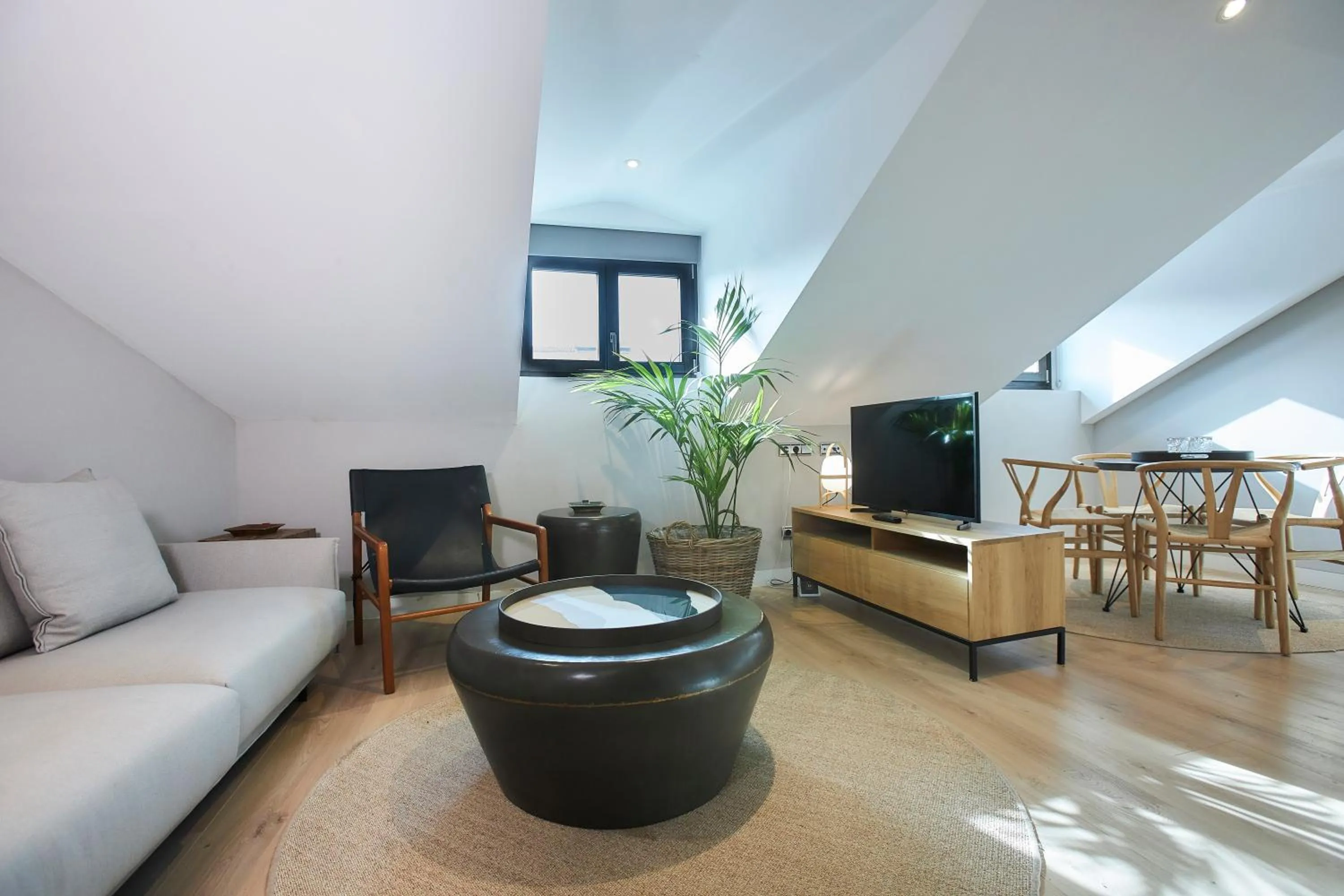 TV and multimedia in U-Sense Madrid Santa Ana