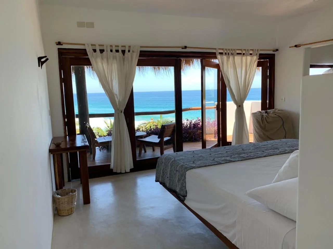 Bed in El Alquimista Yoga Spa