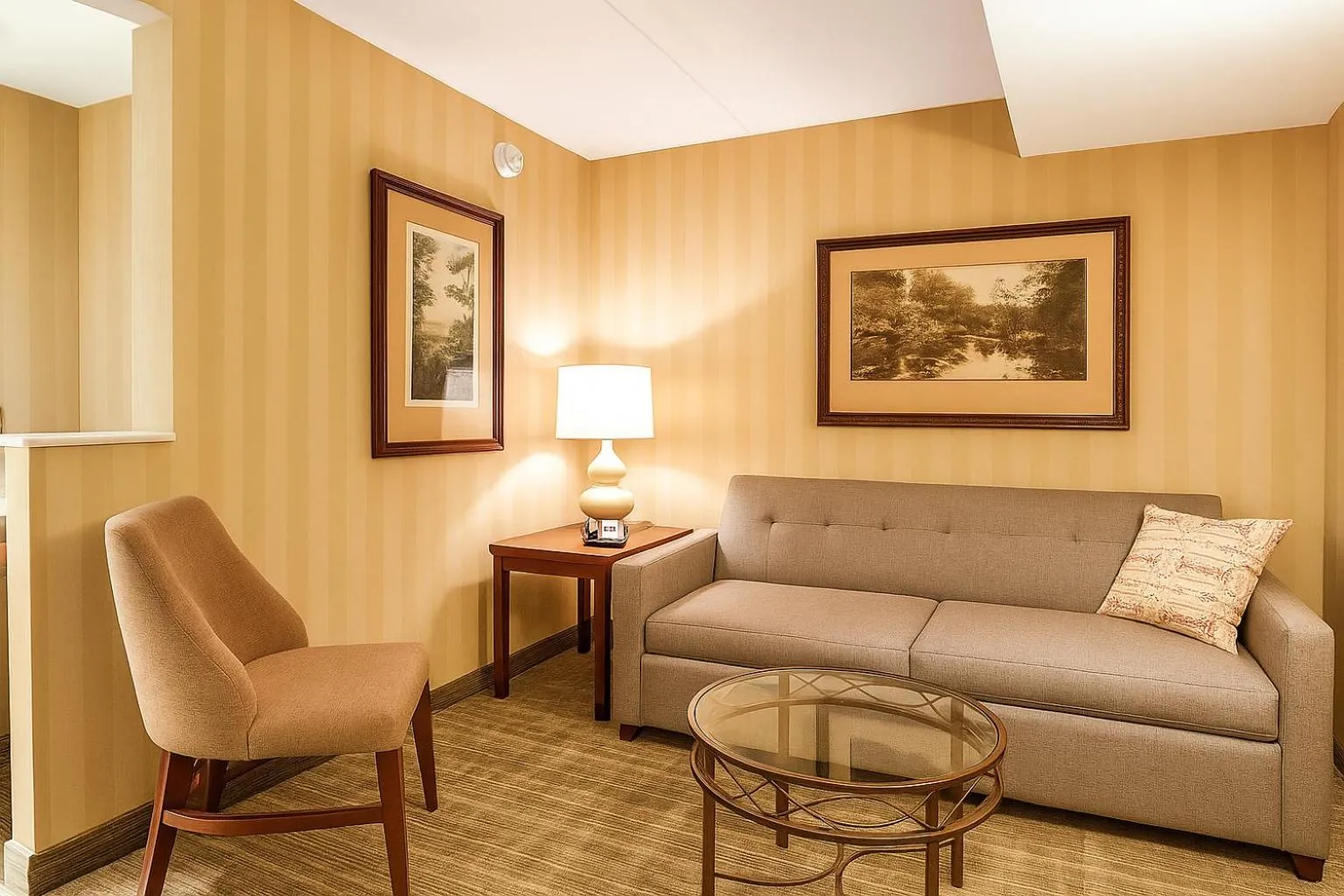 Living room in DoubleTree Fallsview Resort & Spa by Hilton - Niagara Falls