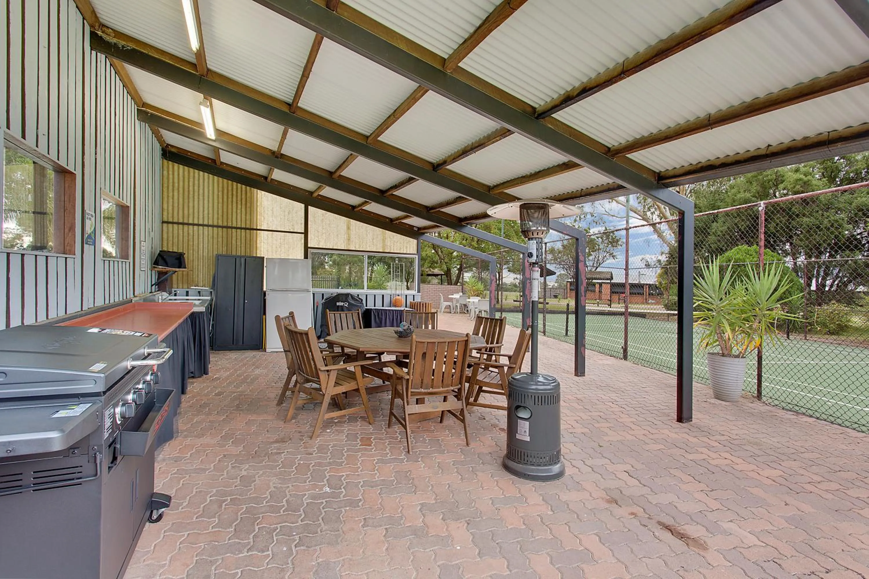 BBQ facilities in Econo Lodge Savannah Park Tamworth