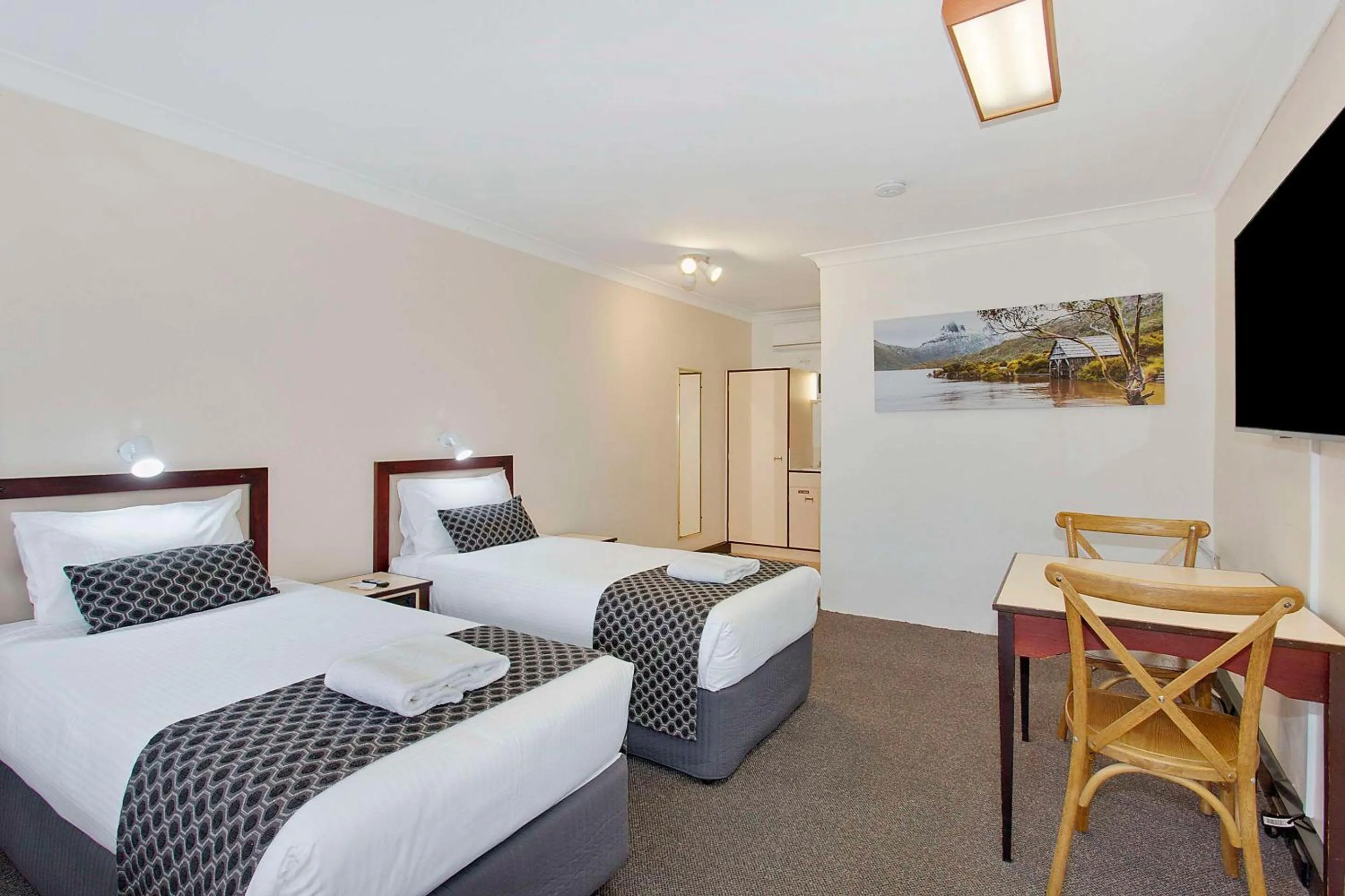 Bedroom, Bed in Econo Lodge Savannah Park Tamworth