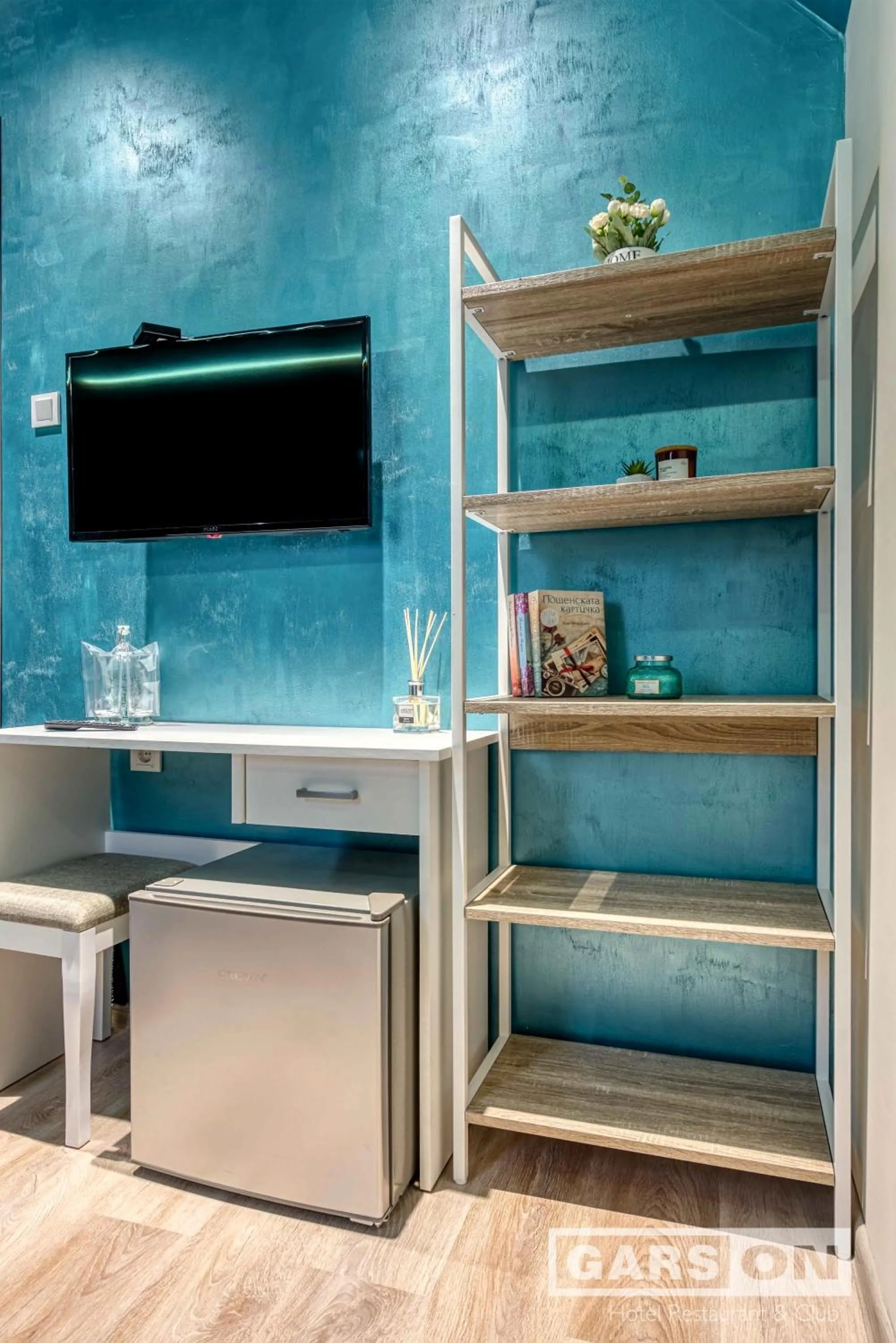 Photo of the whole room in GarsON