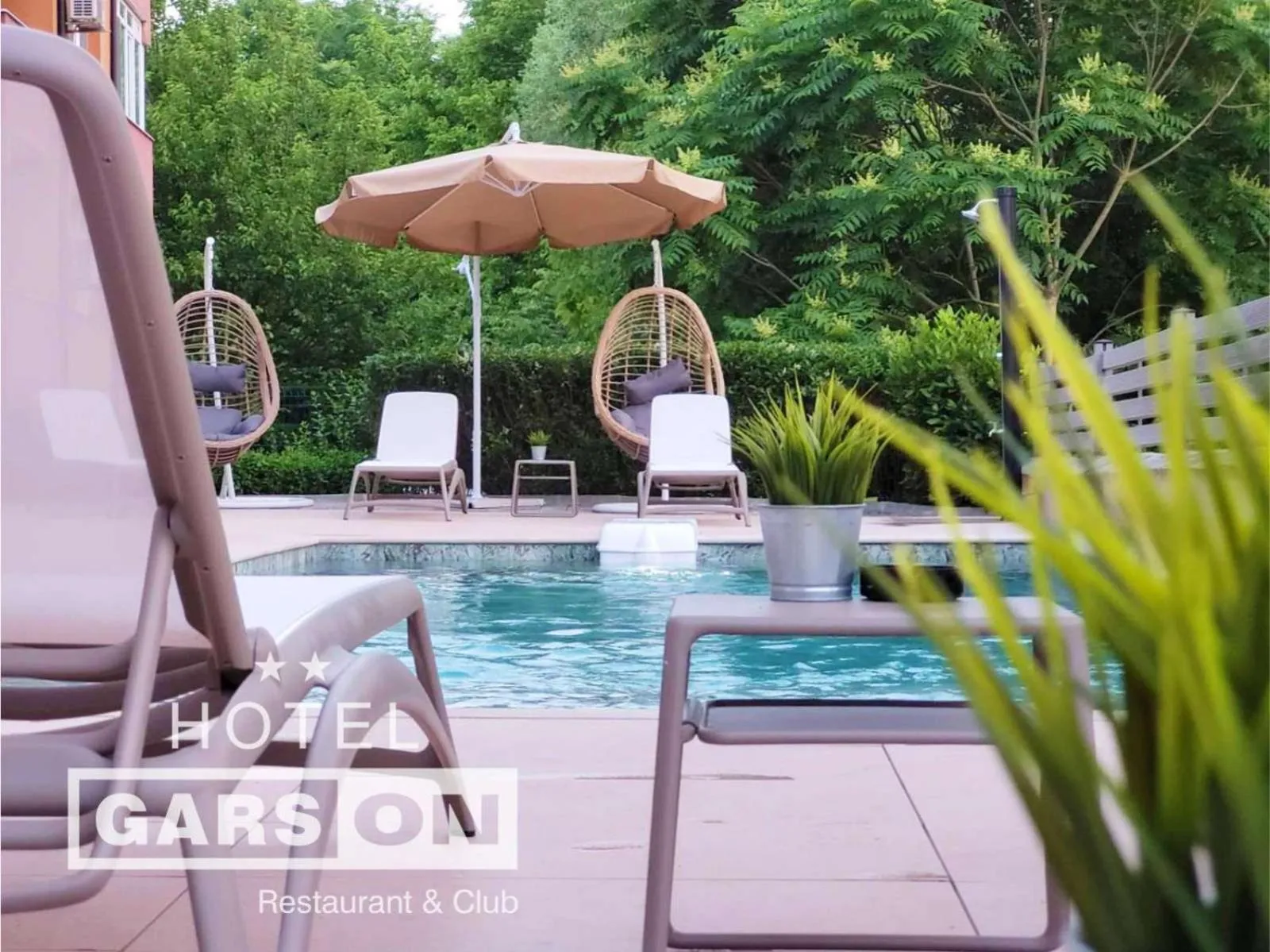 Swimming pool in GarsON