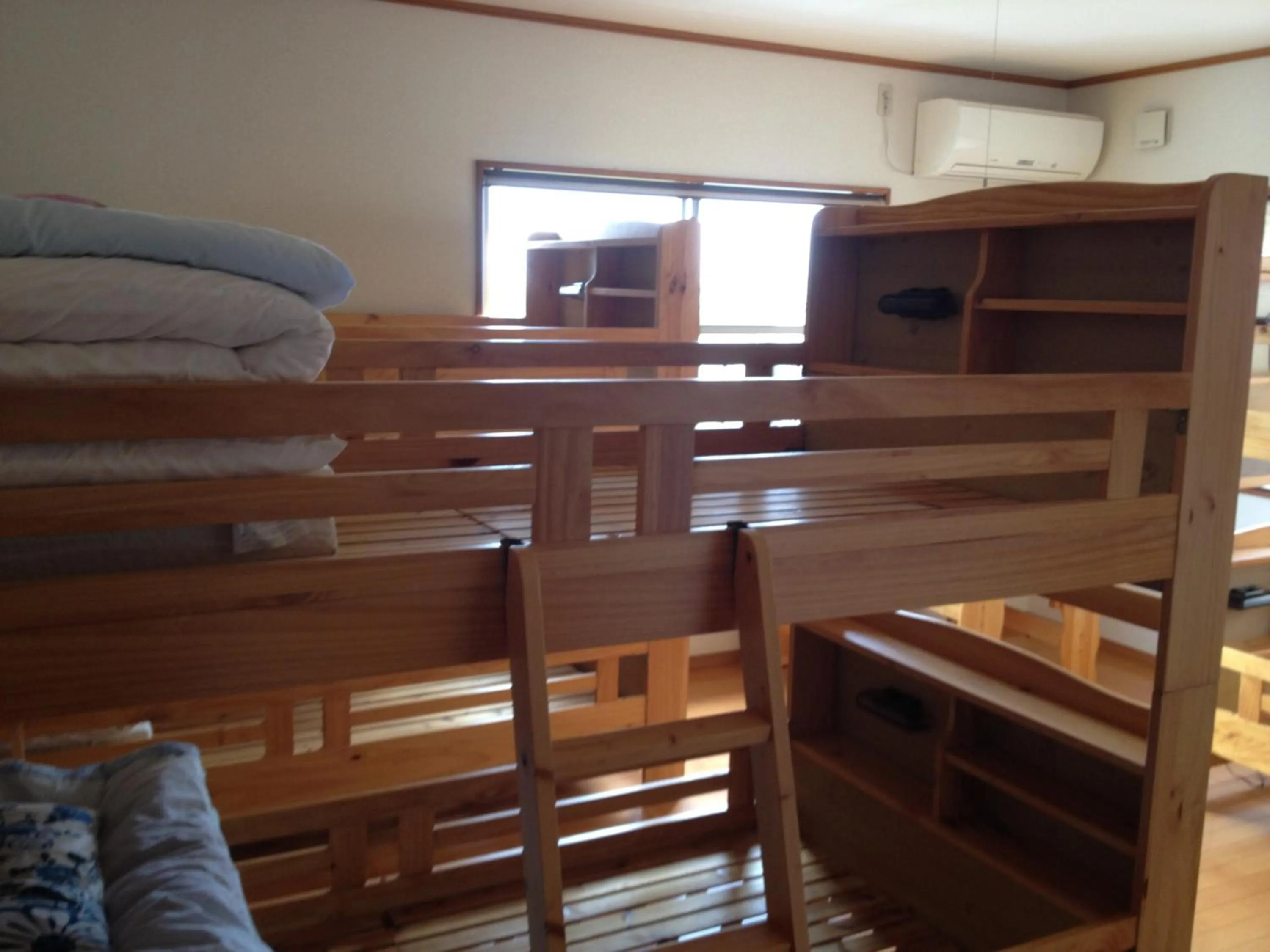 bunk bed, Bed in Beppu Yukemuri-no-oka Youth Hostel