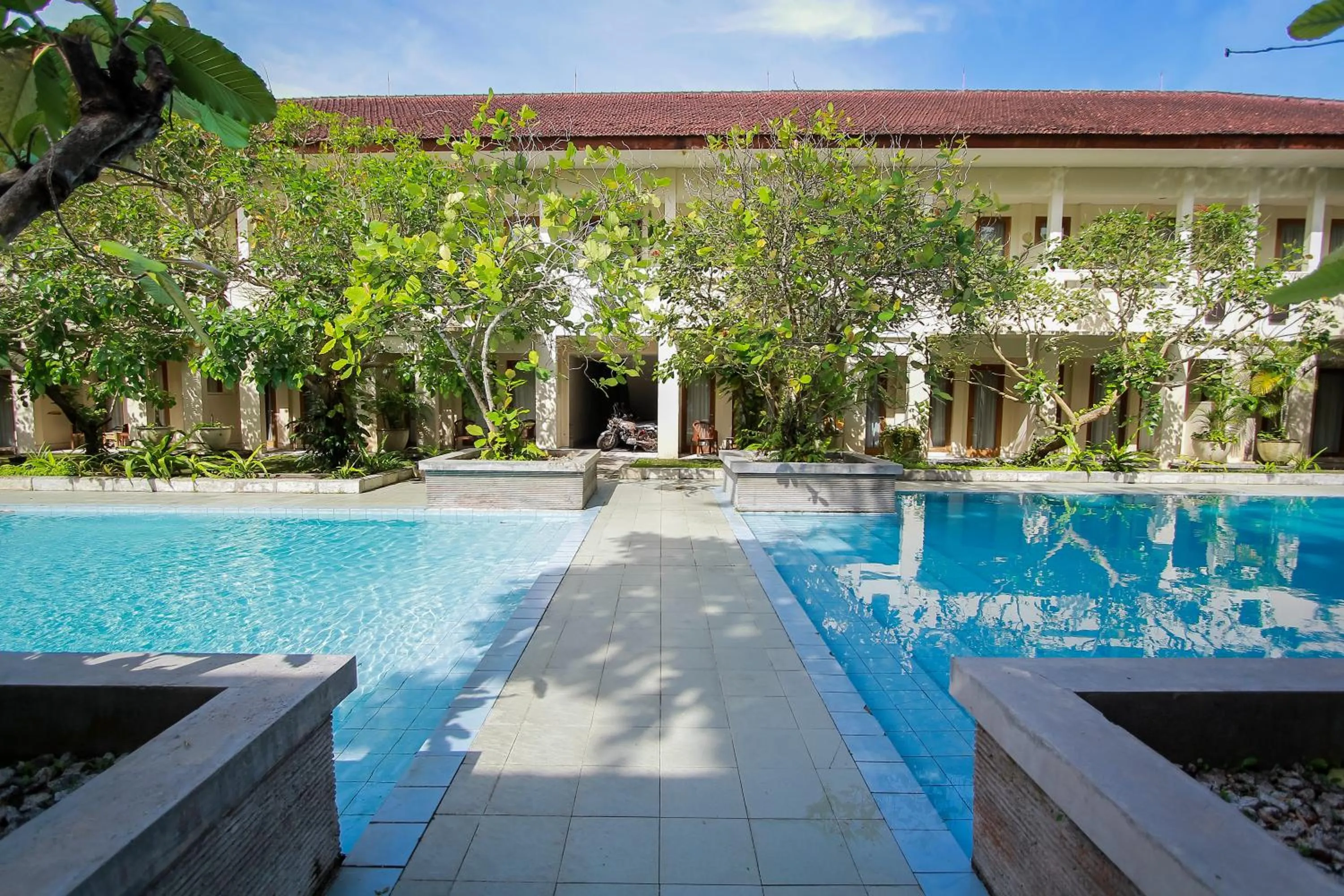 Swimming pool in Billiton Hotel