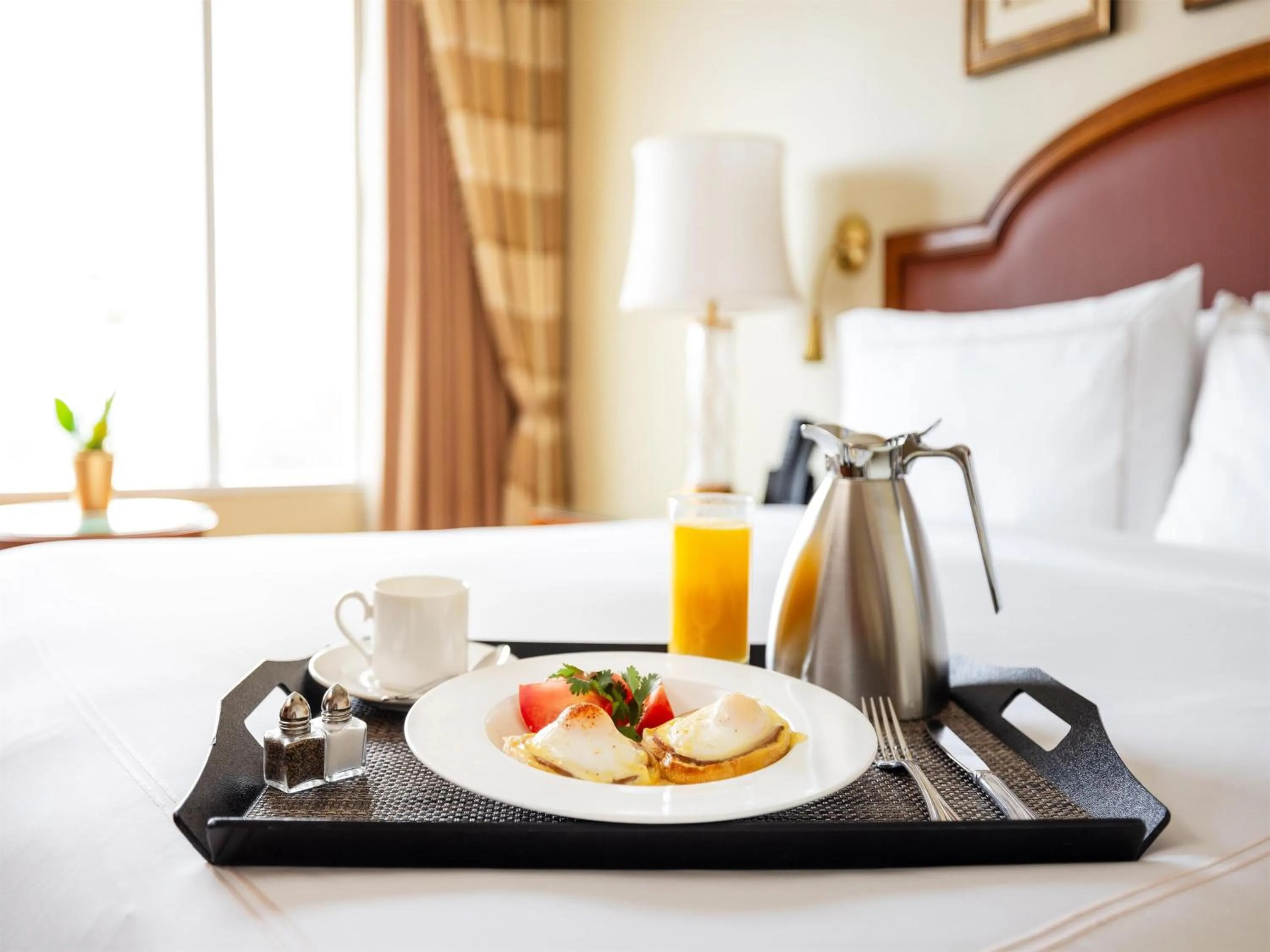 Breakfast, Bed in Conrad Indianapolis