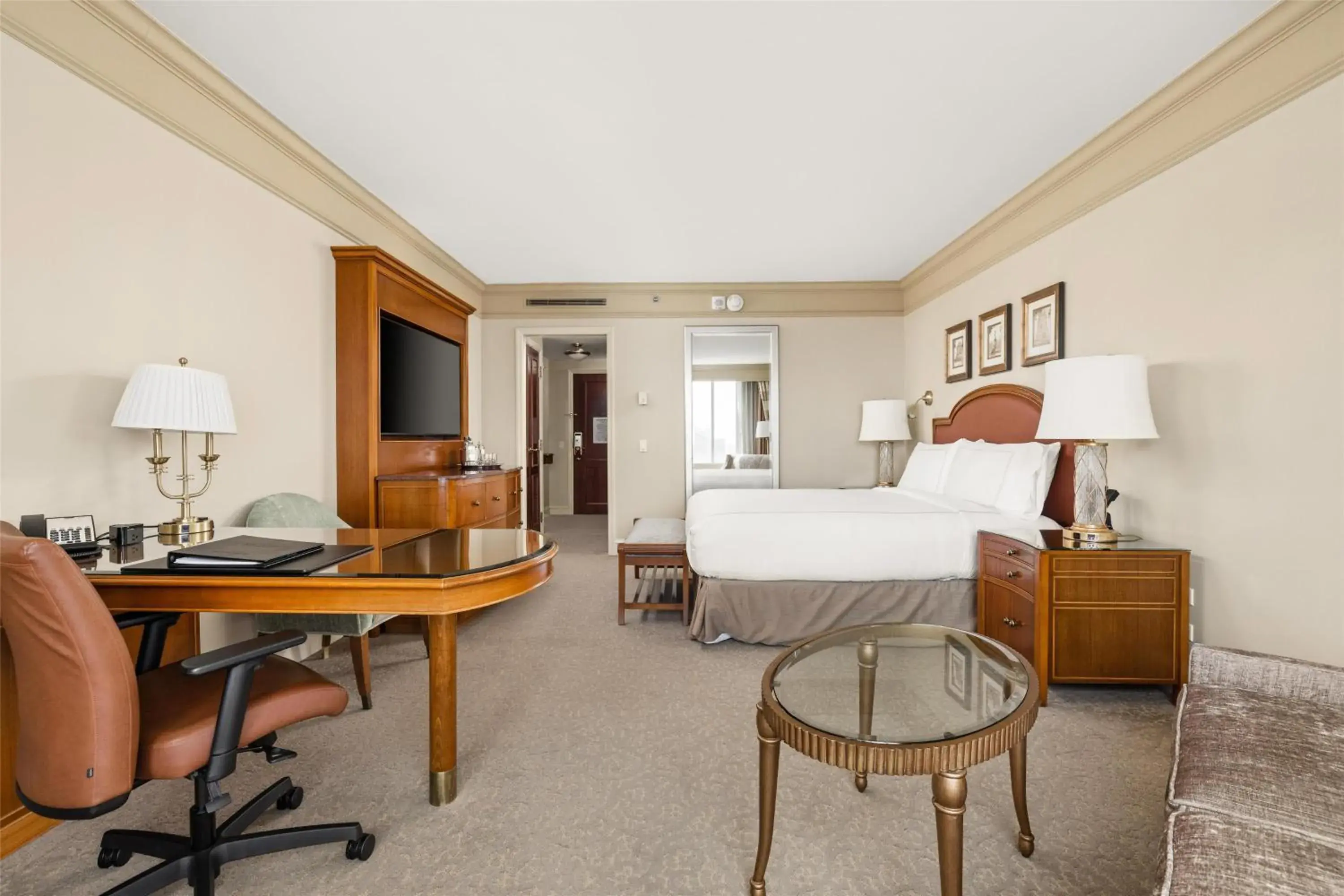 Superior King Room in Conrad Indianapolis Superior King Room in Conrad Indianapolis