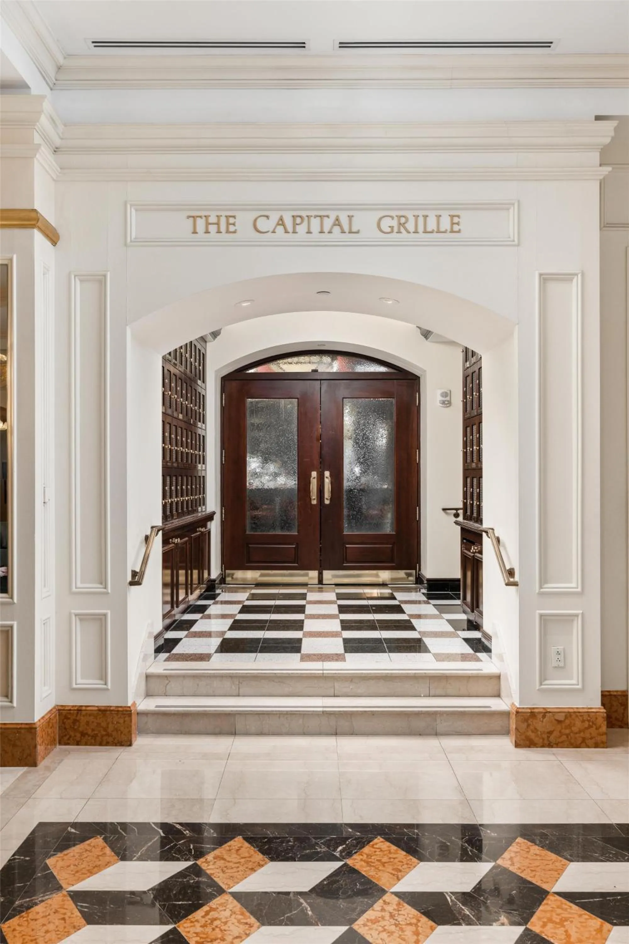 Restaurant/places to eat in Conrad Indianapolis