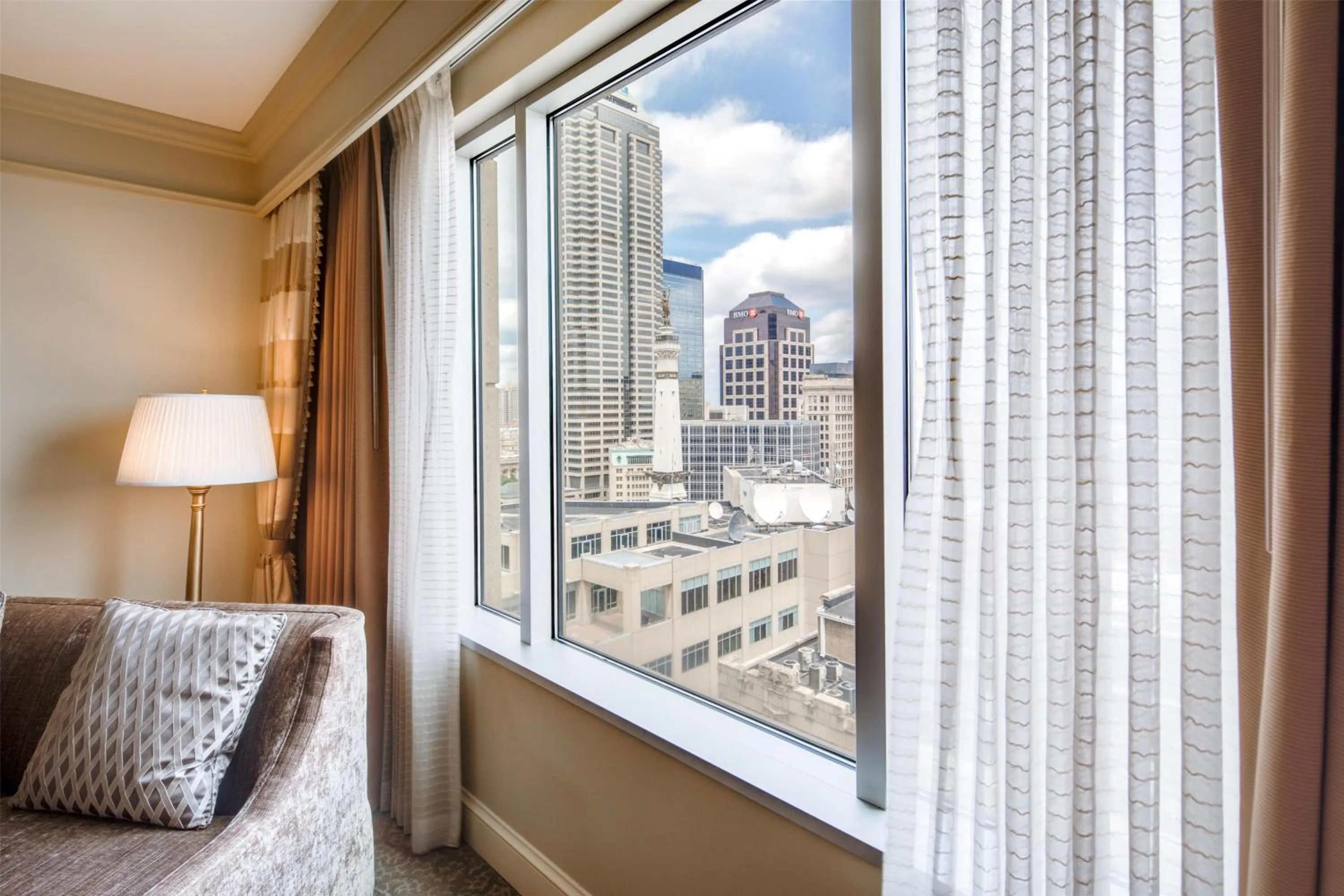 View (from property/room), Bed in Conrad Indianapolis